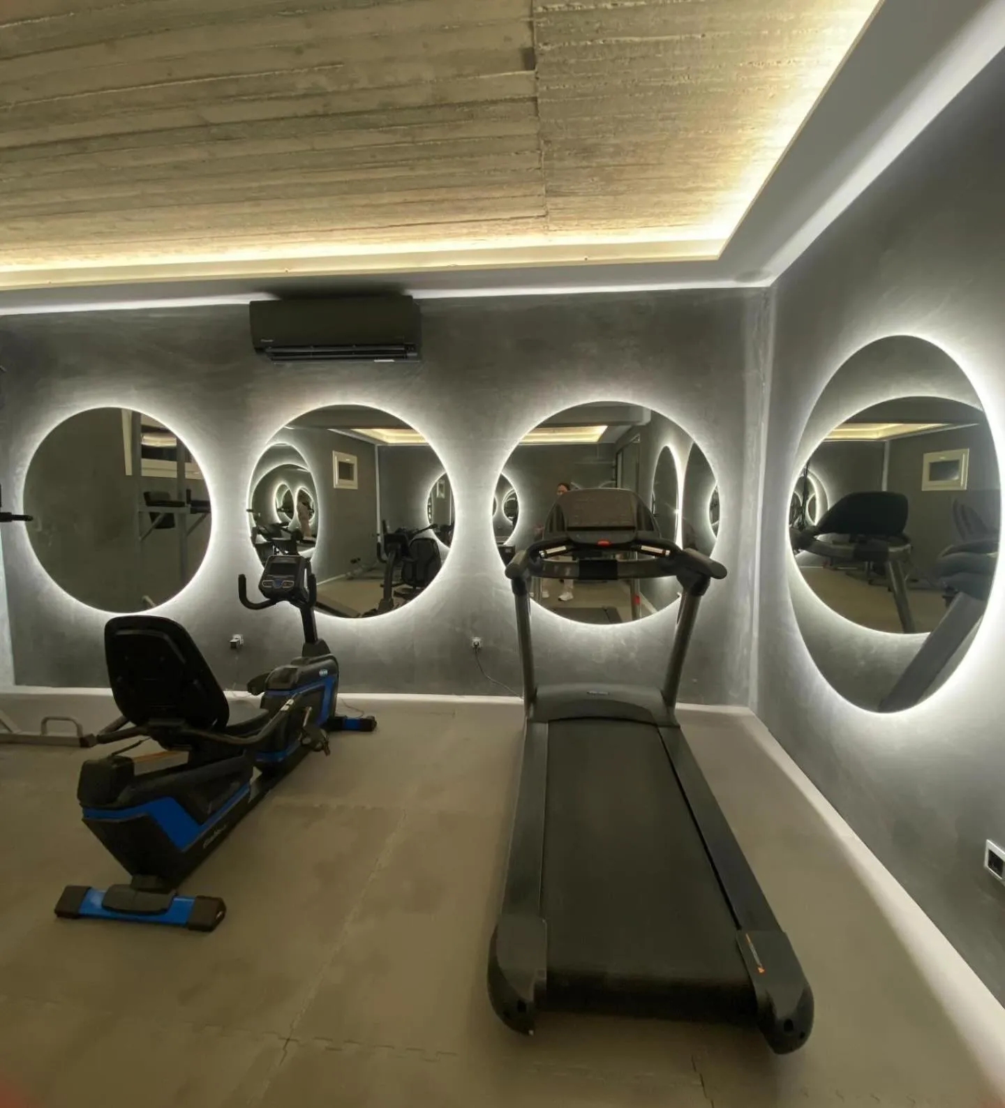 Property building in Alenor City Hotel