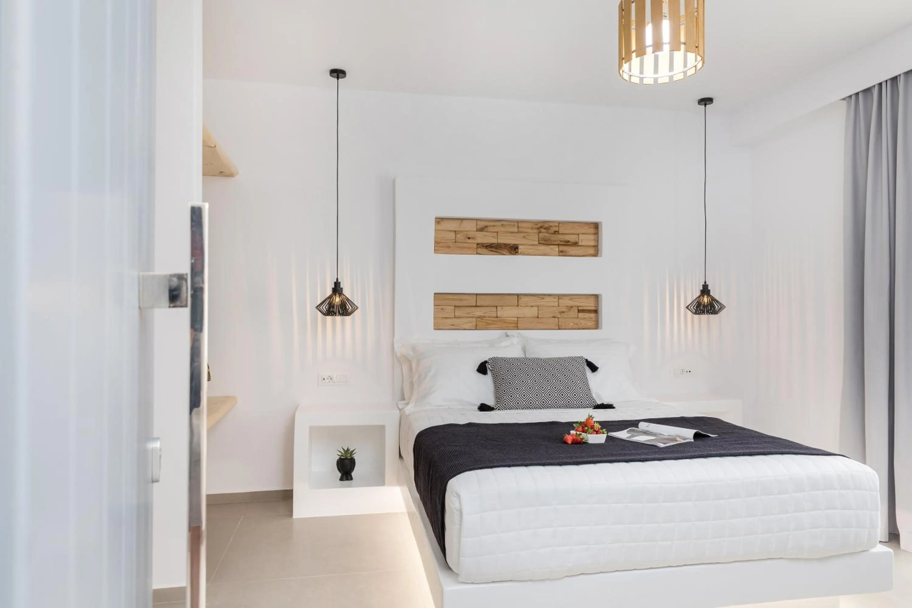 Bed in Alenor City Hotel