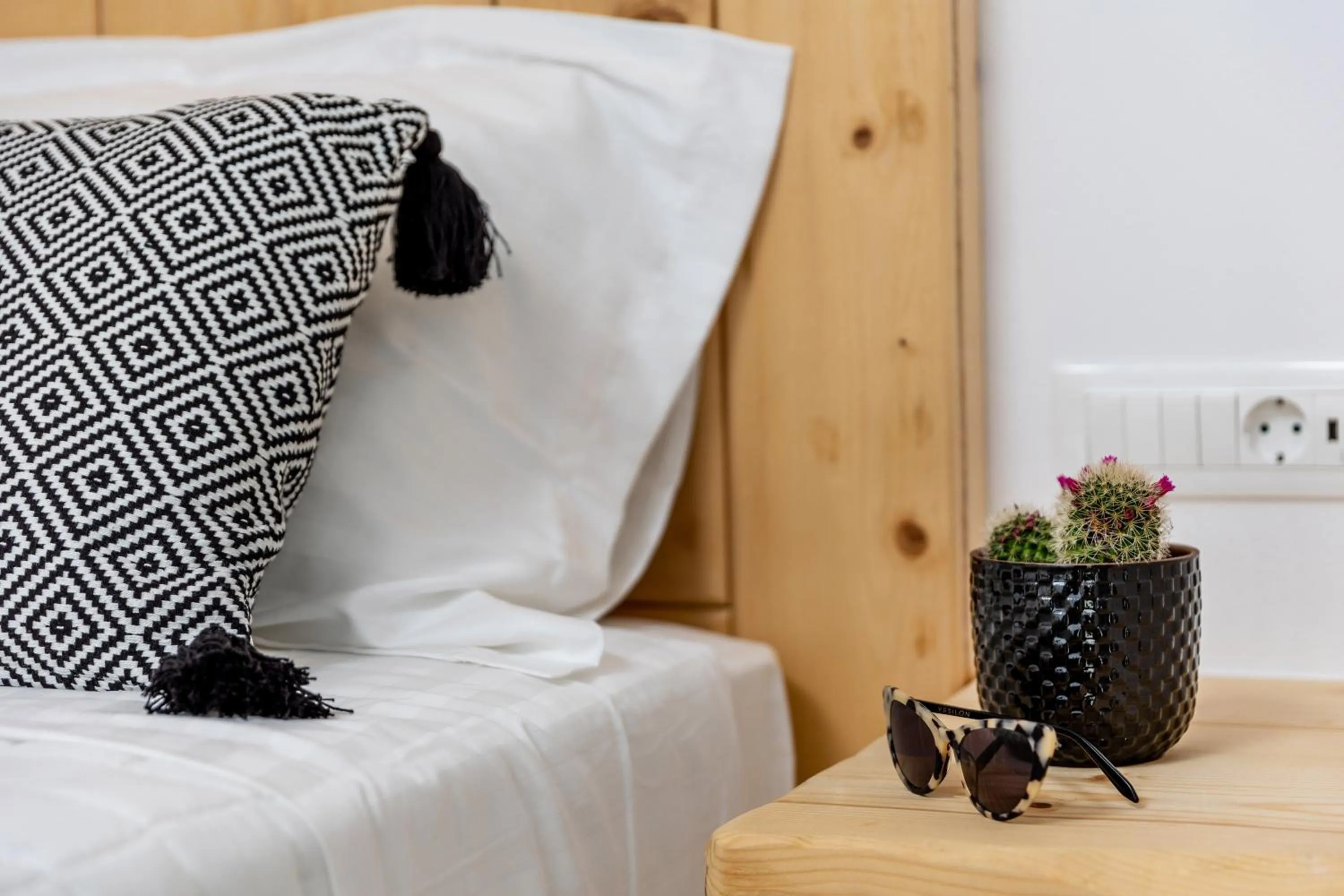 Photo of the whole room, Bed in Alenor City Hotel