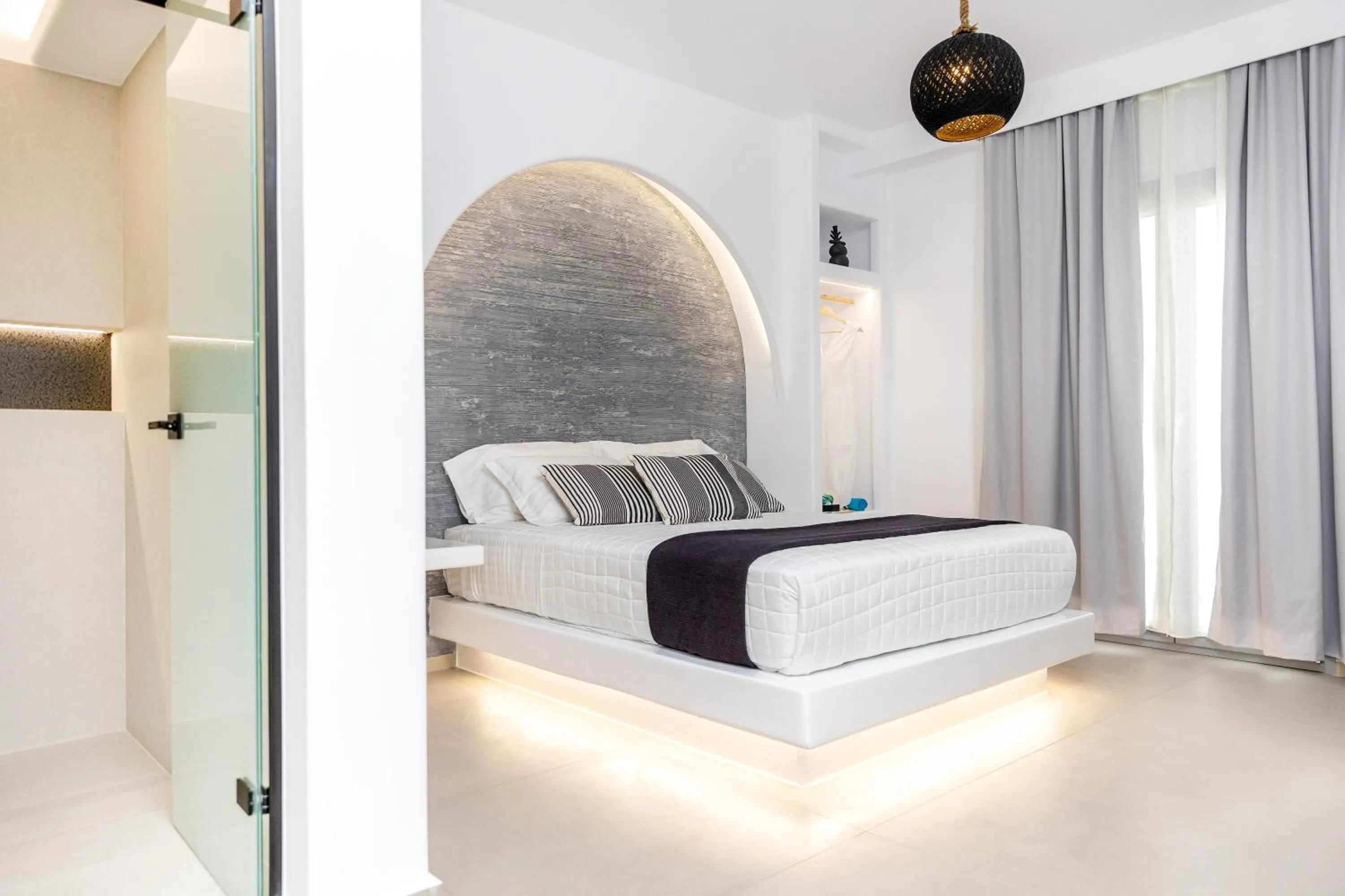 Bed in Alenor City Hotel