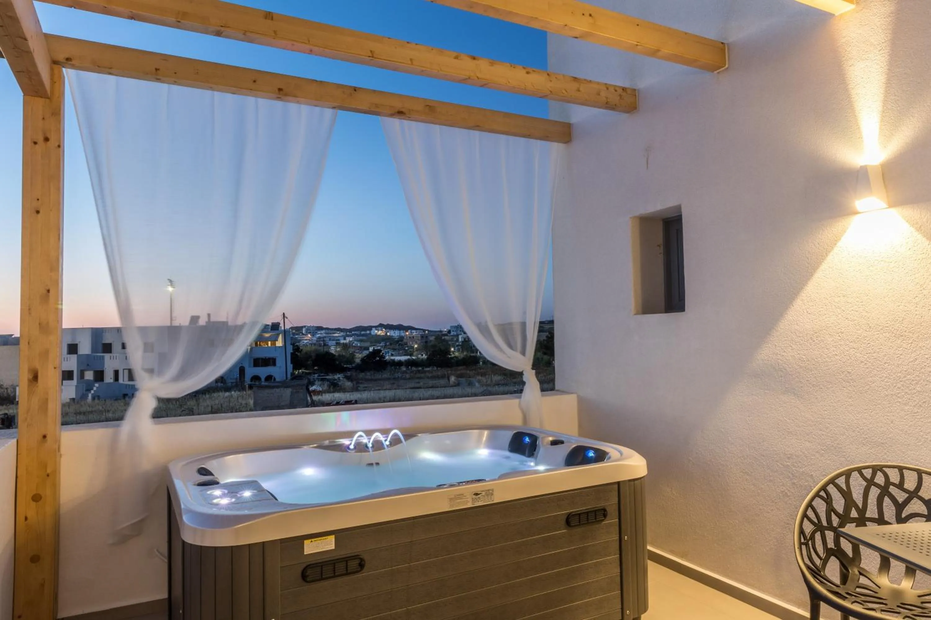 Hot Tub in Alenor City Hotel