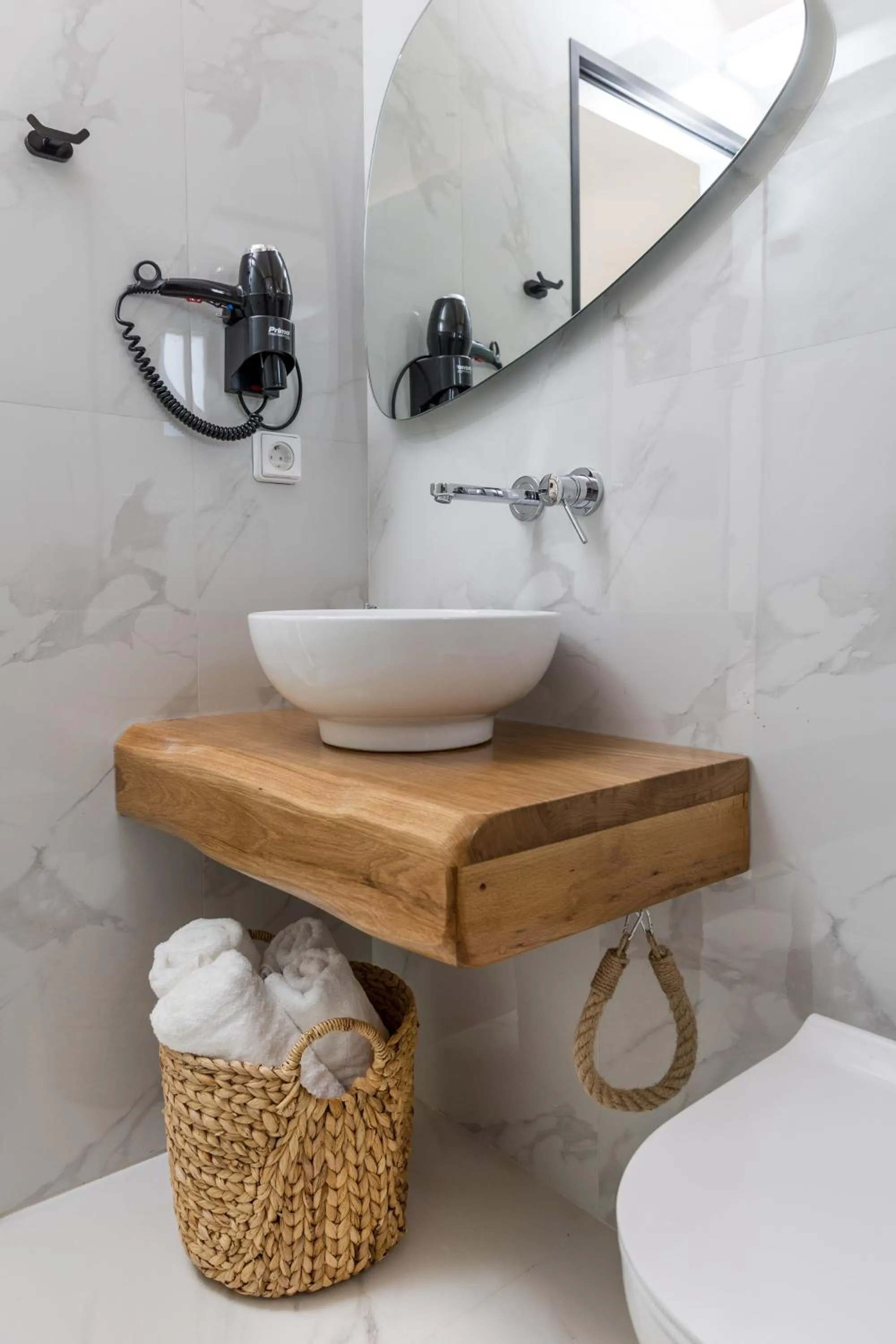 Bathroom in Alenor City Hotel