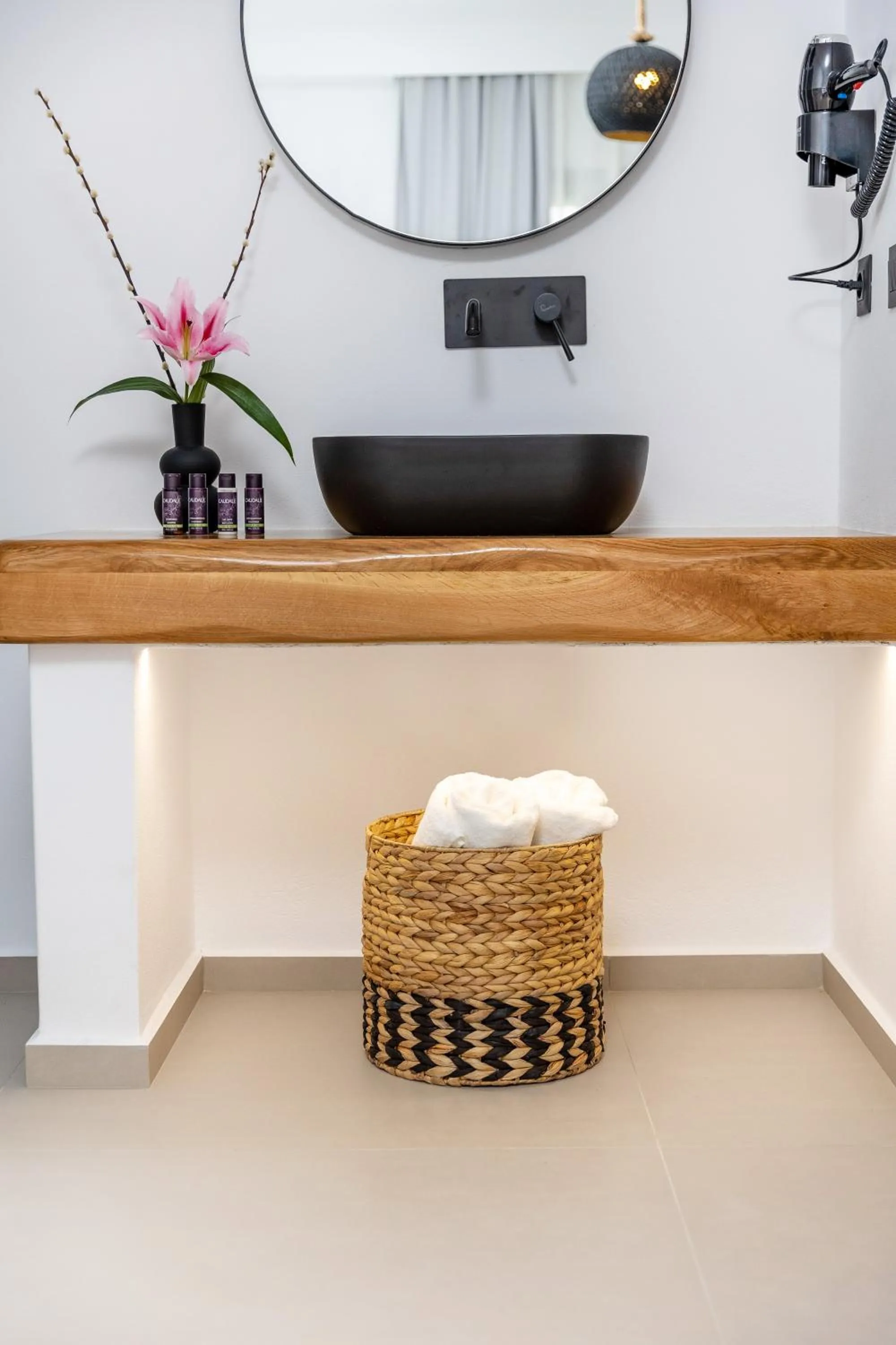 Bathroom in Alenor City Hotel