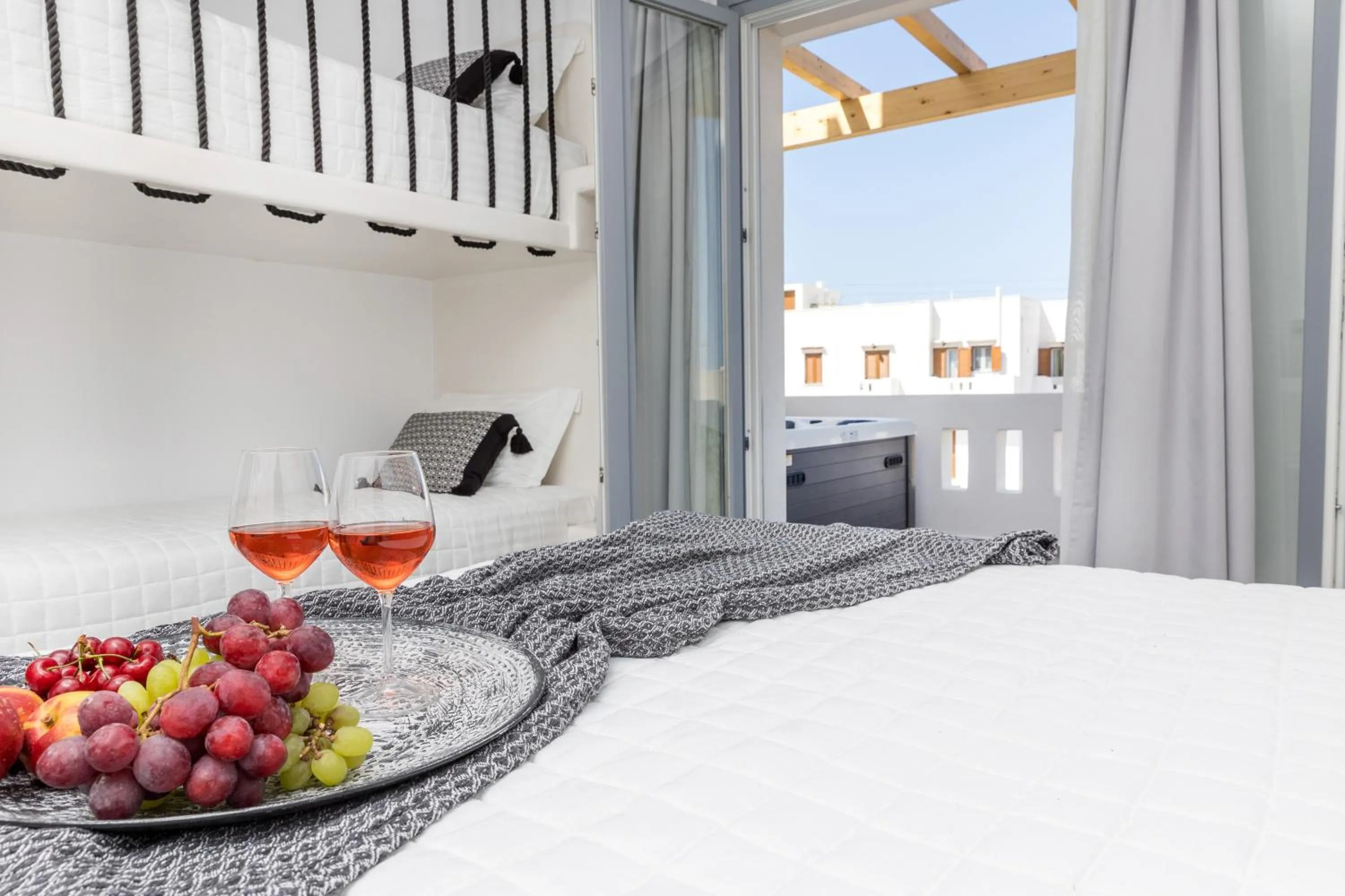 bunk bed in Alenor City Hotel