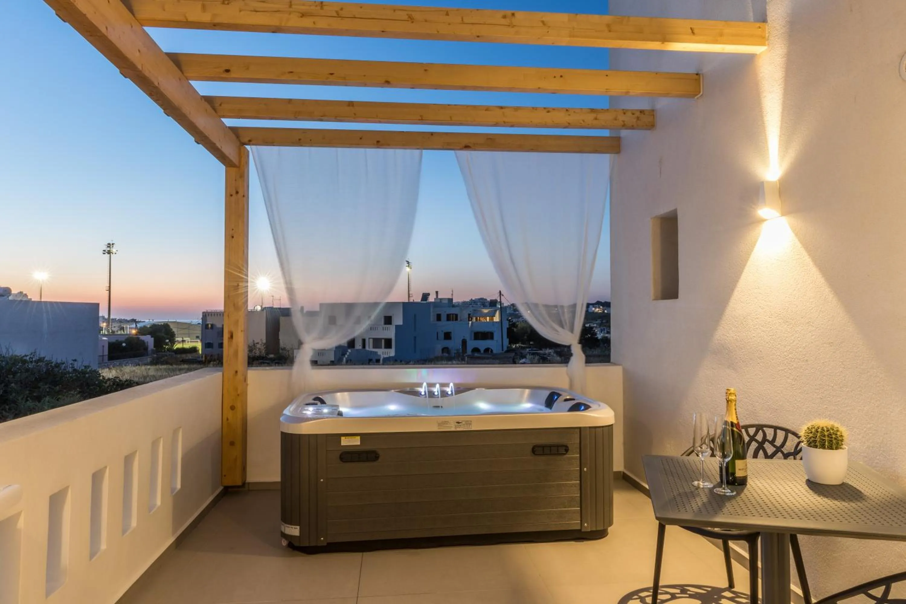 Hot Tub in Alenor City Hotel