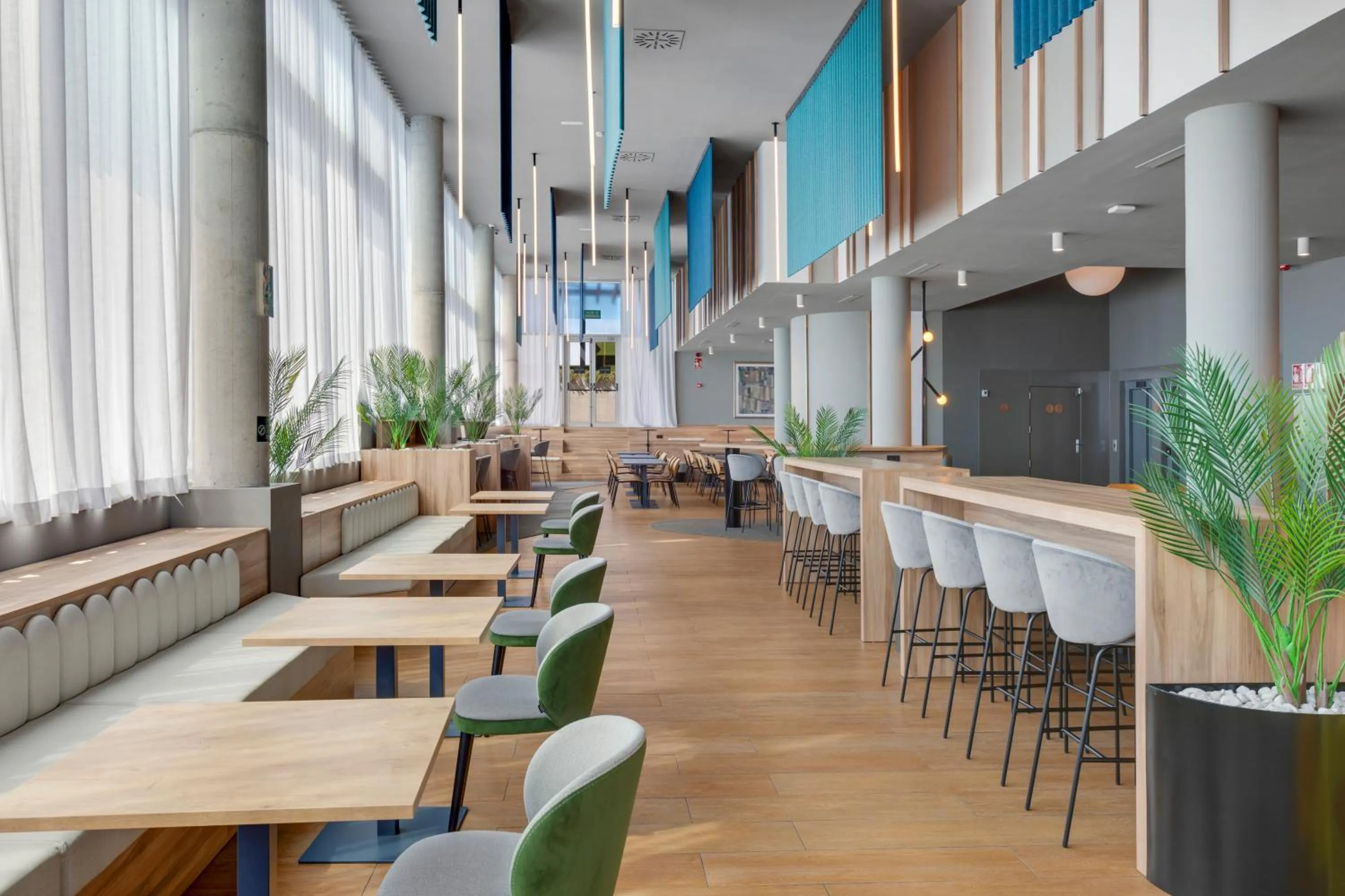 Restaurant/places to eat in B&B HOTEL Barcelona Viladecans