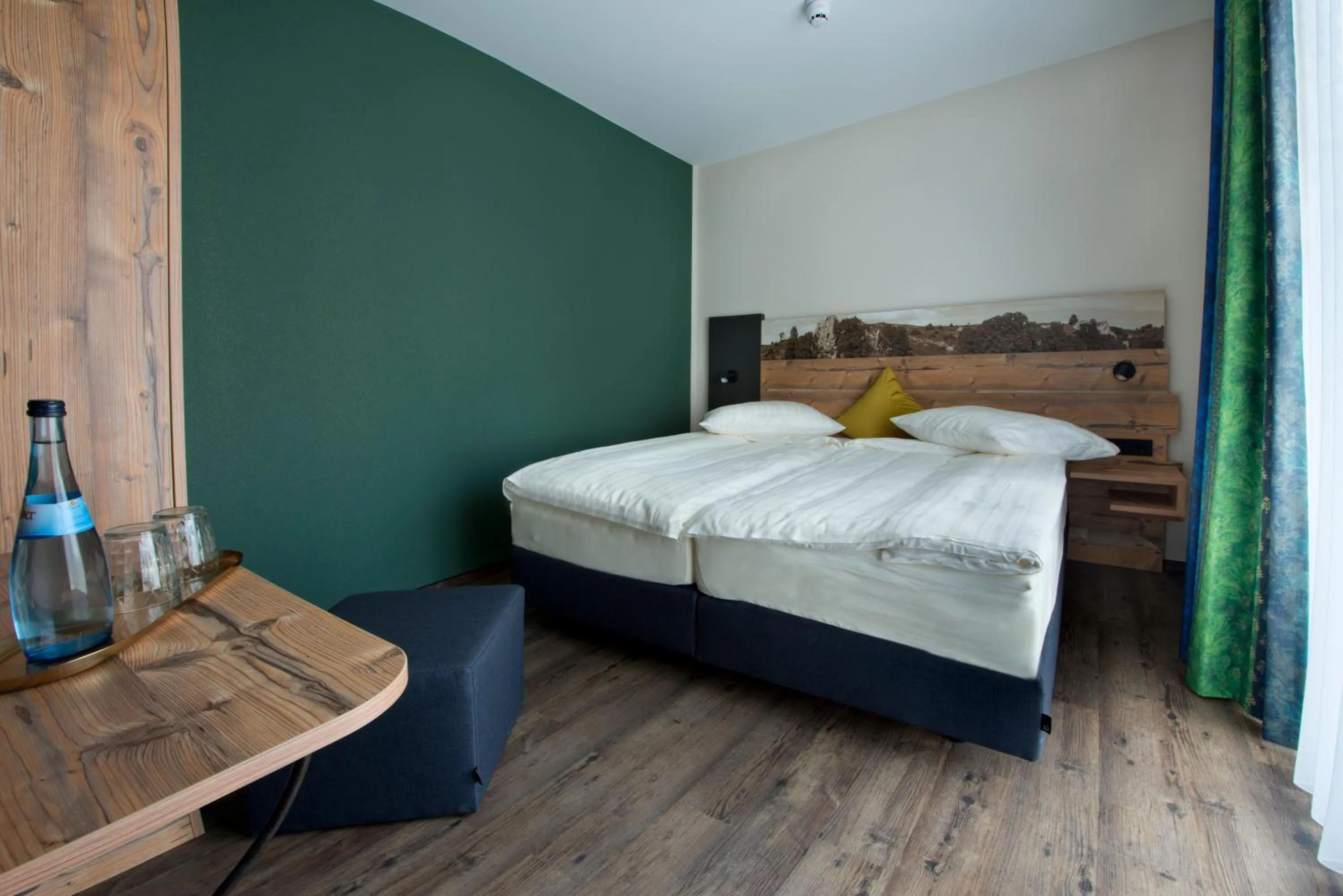 Bed in Hotel Zum Grünen Baum