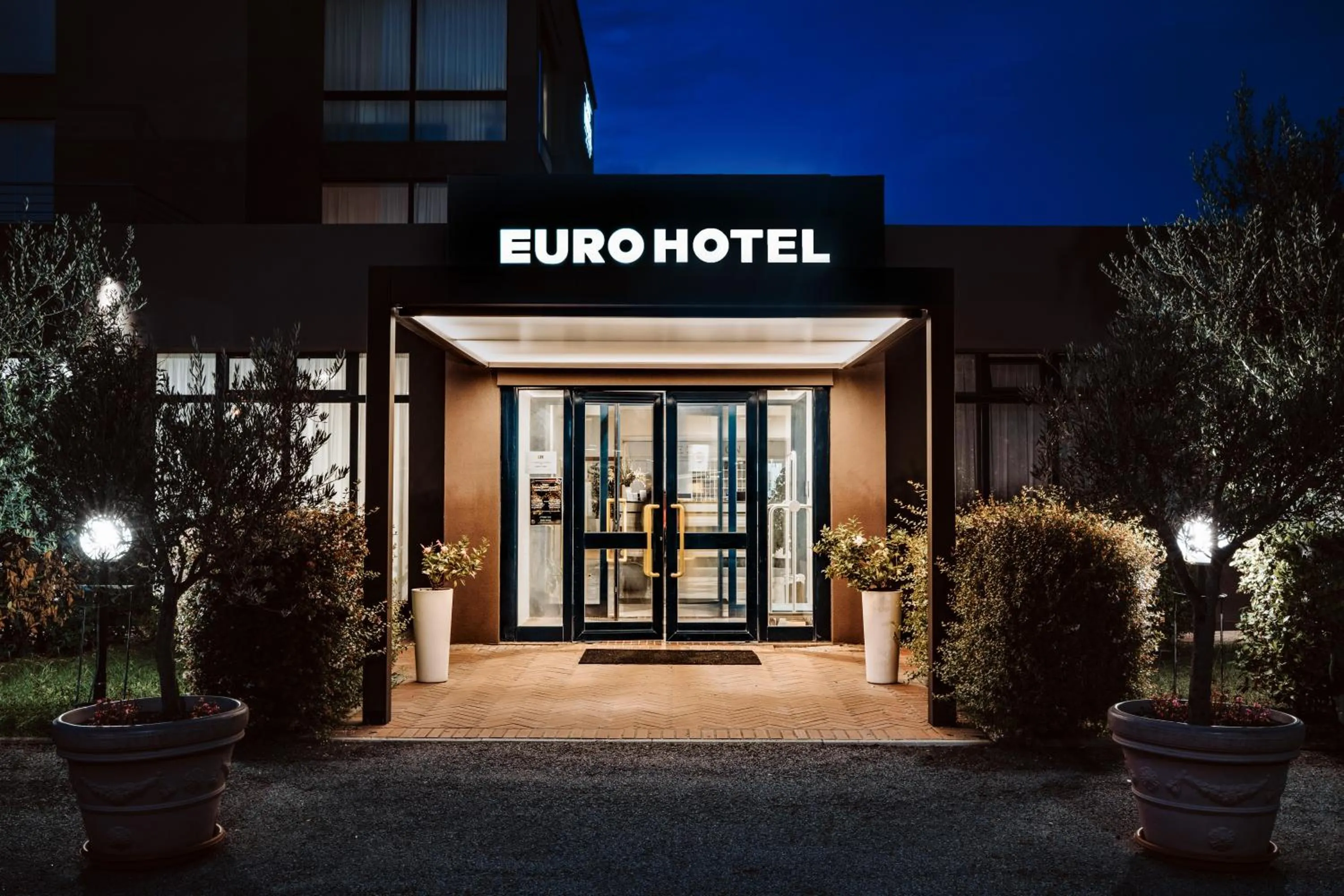 Facade/entrance in Euro Hotel