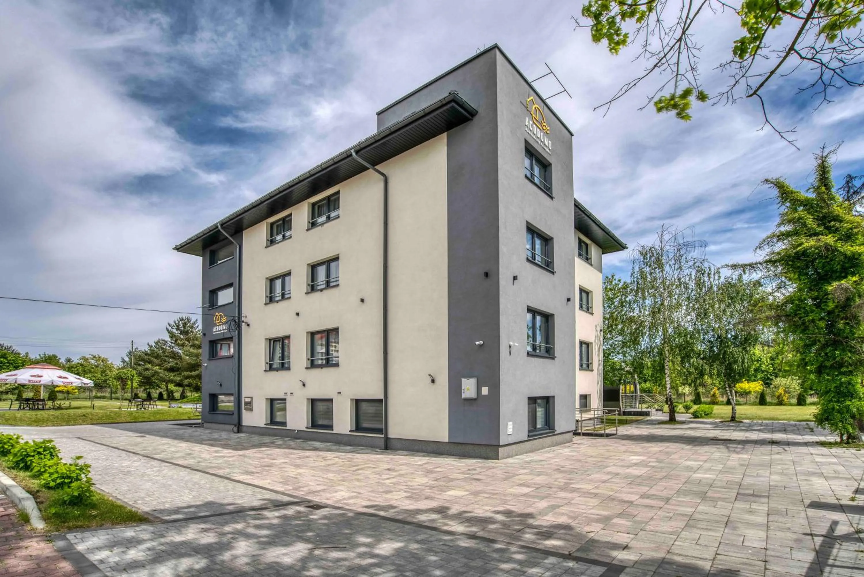 Property building in Acodomo Apartamenty