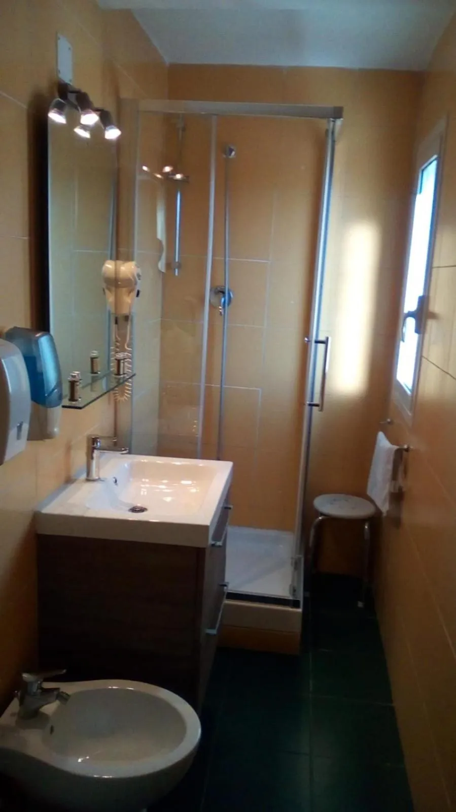 Shower in Hotel Libertà