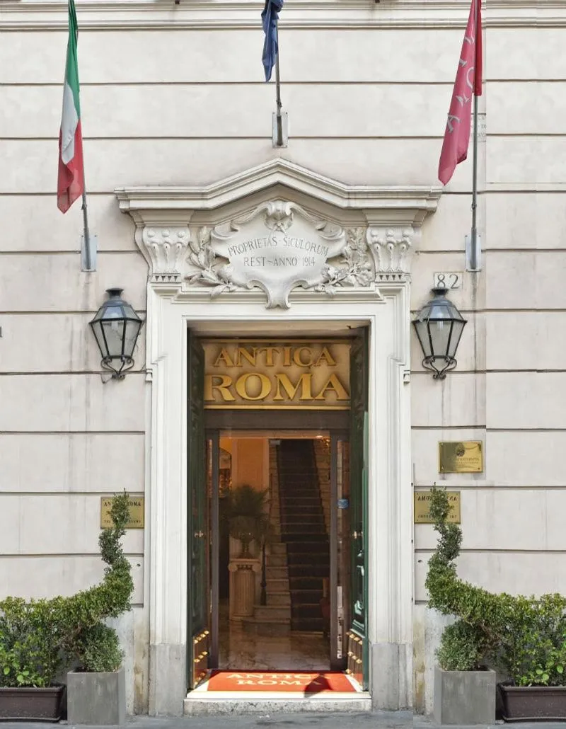 Facade/entrance in Residenza Antica Roma