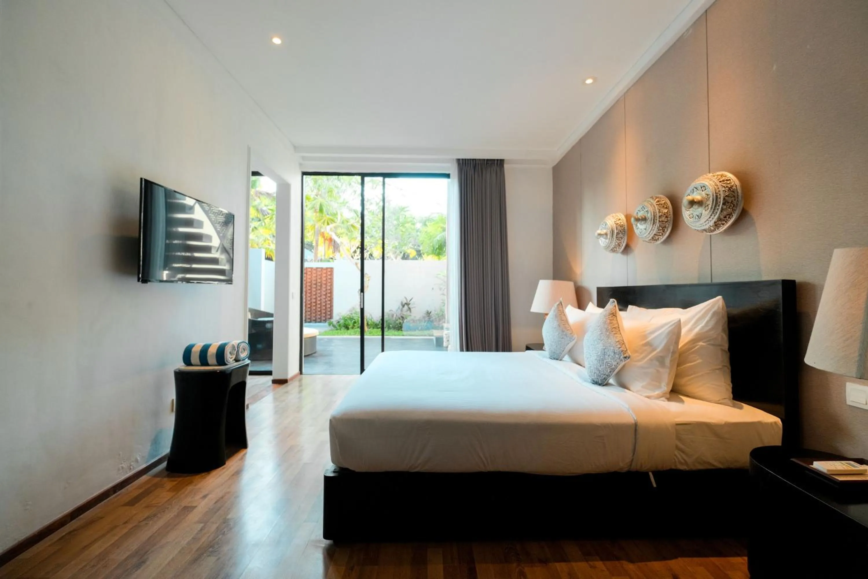 Photo of the whole room, Bed in The Lavana Akatara Villa Nusa Dua