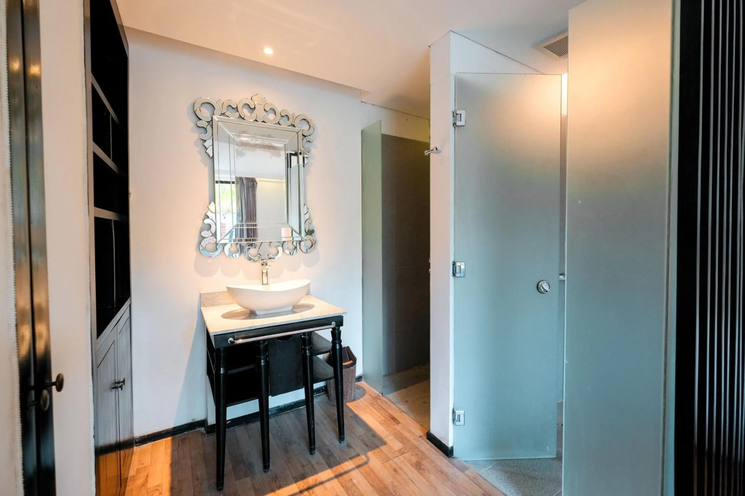 Shower in The Lavana Akatara Villa Nusa Dua