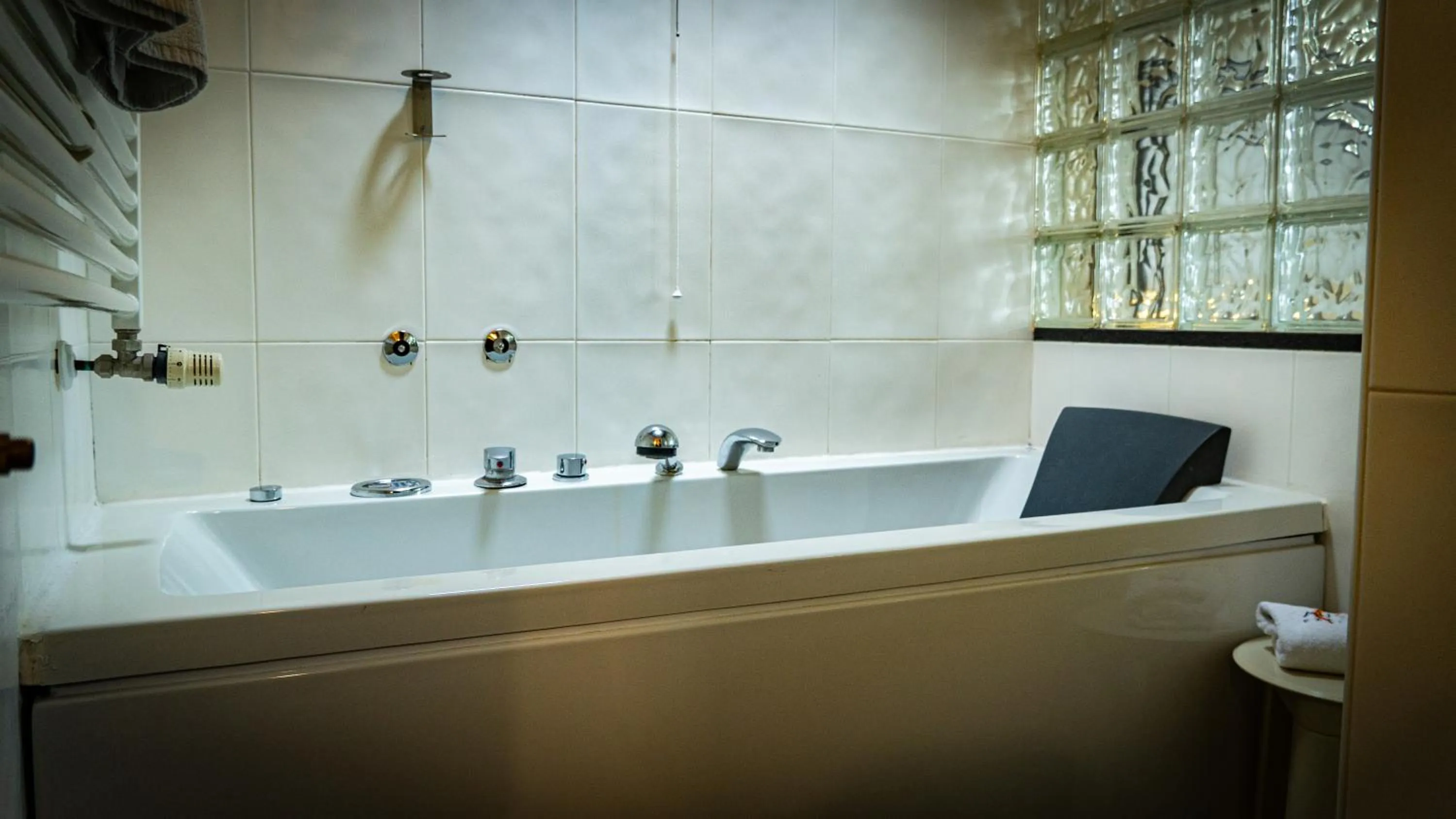 Bathroom in Hotel Au Soleil