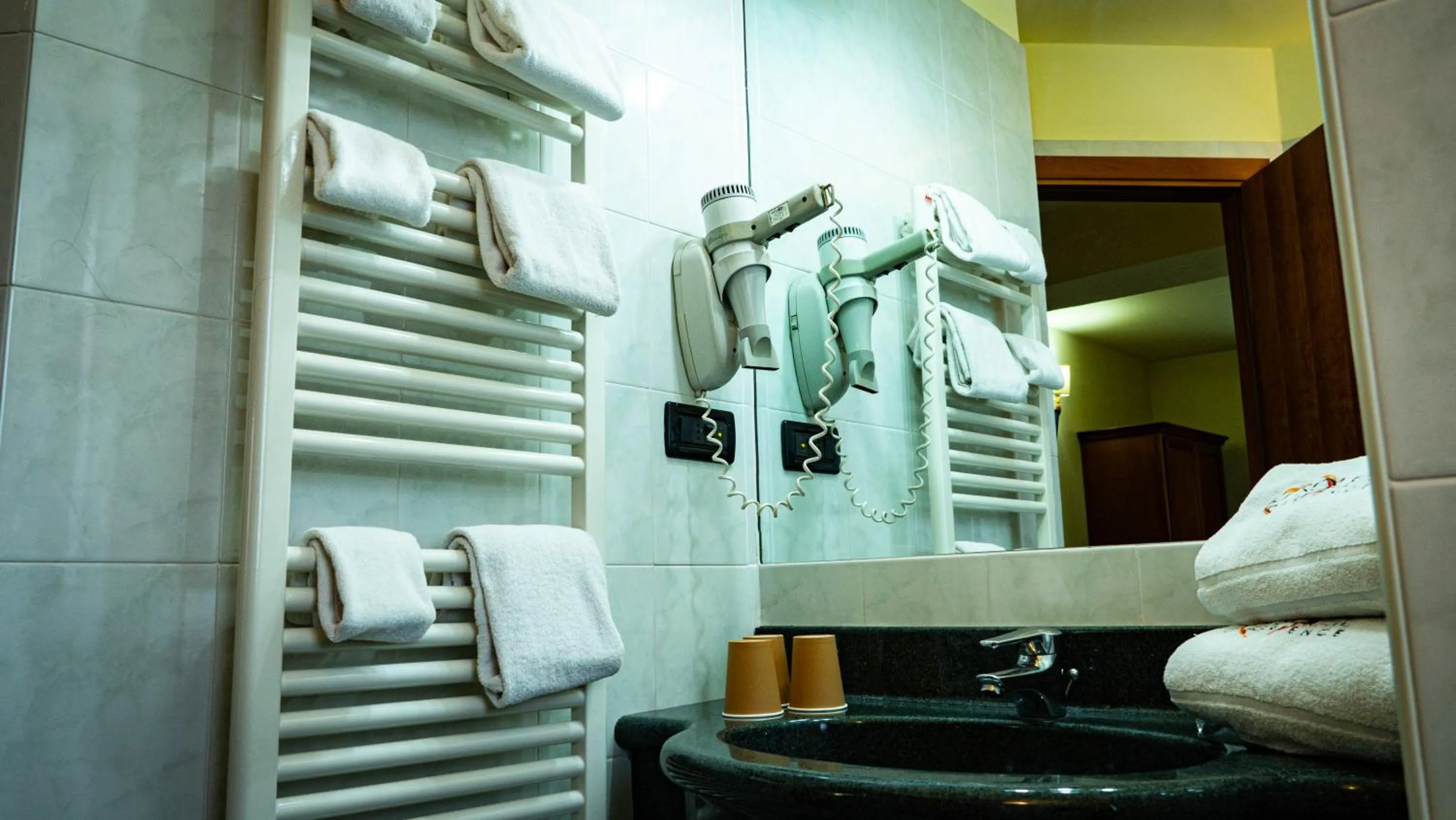 Shower in Hotel Au Soleil