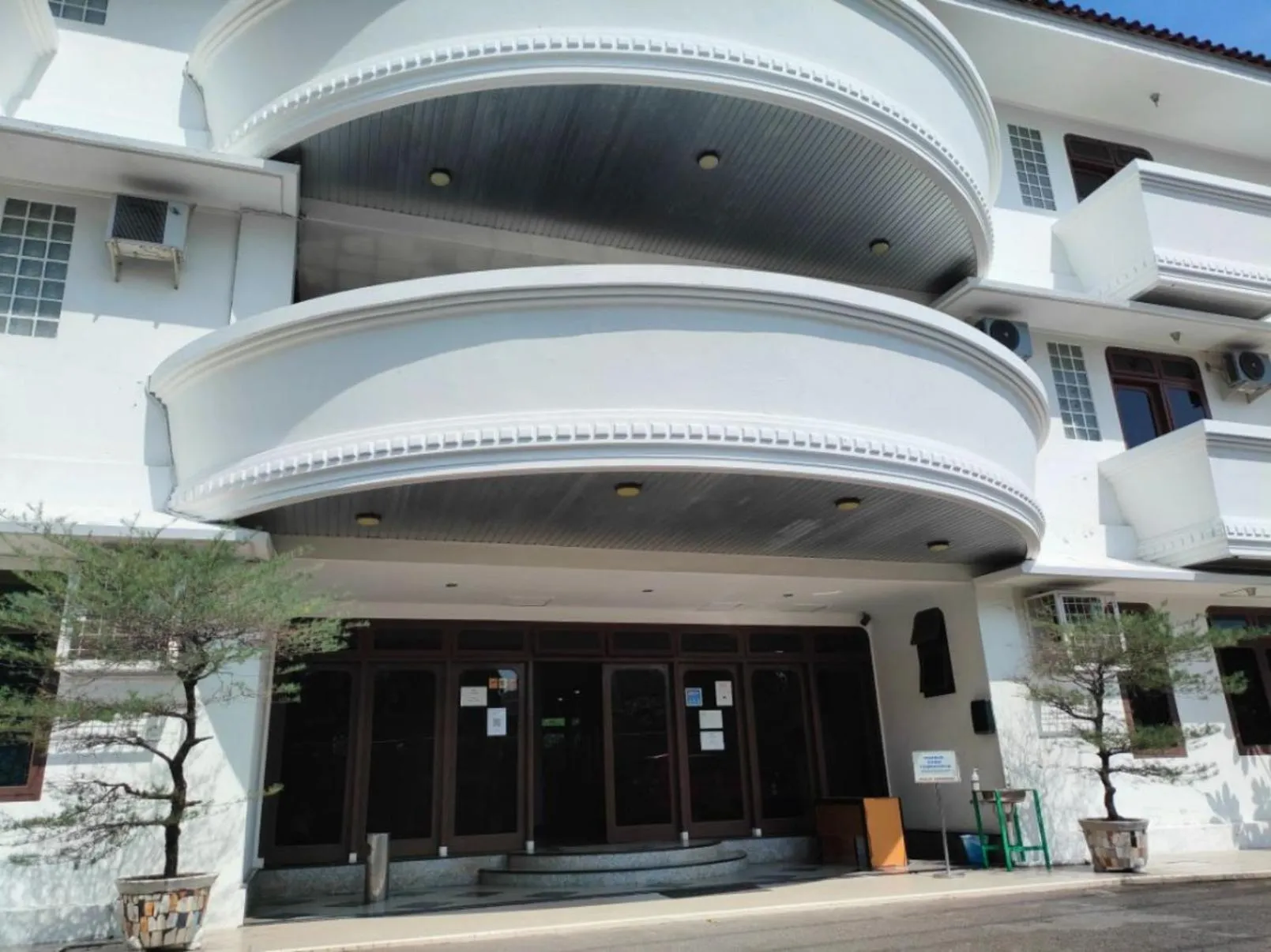 Facade/entrance in Wisma Hari Kota