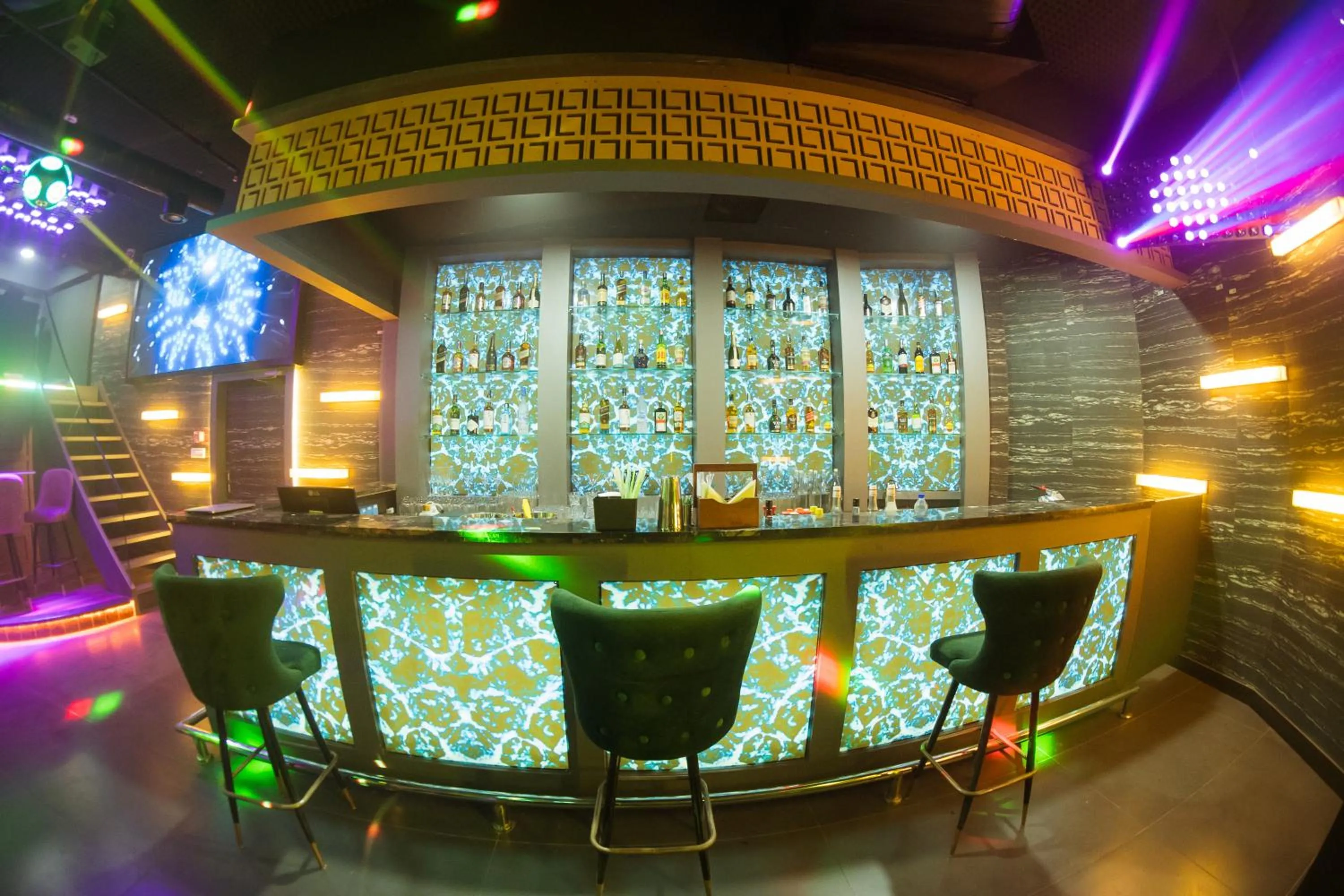 Nightclub / DJ in Hotel Majestic