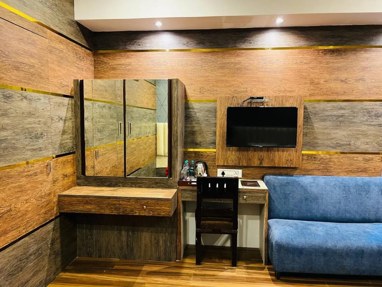 Communal lounge/ TV room in Hotel Majestic