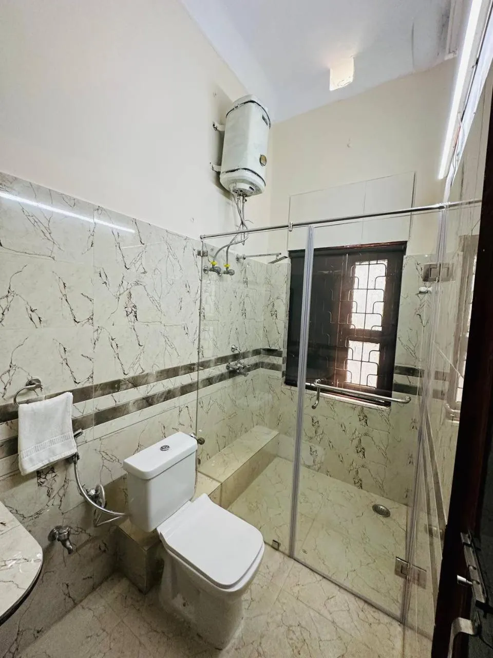 Toilet in Hotel Majestic