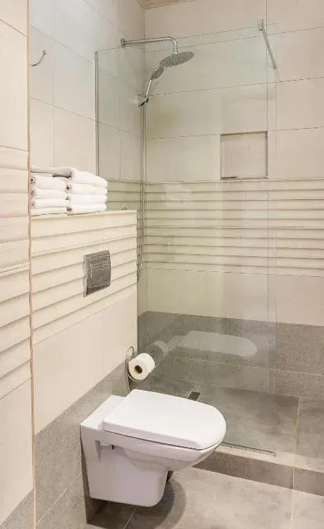 Standard Triple Room - Spa Included in Villa Leku SPA Resort Standard Triple Room - Spa Included in Villa Leku SPA Resort