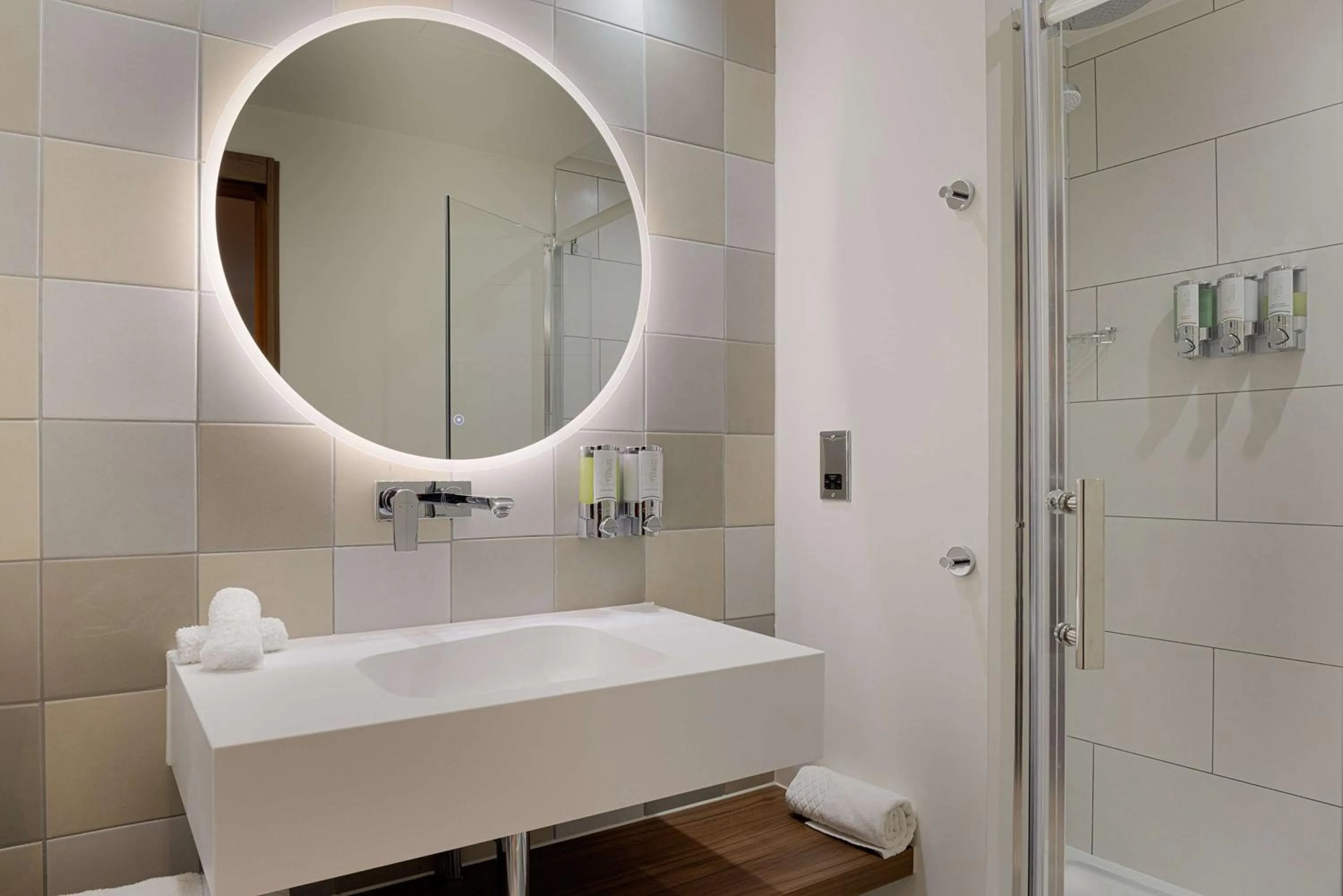 Bathroom in Hampton by Hilton London Waterloo