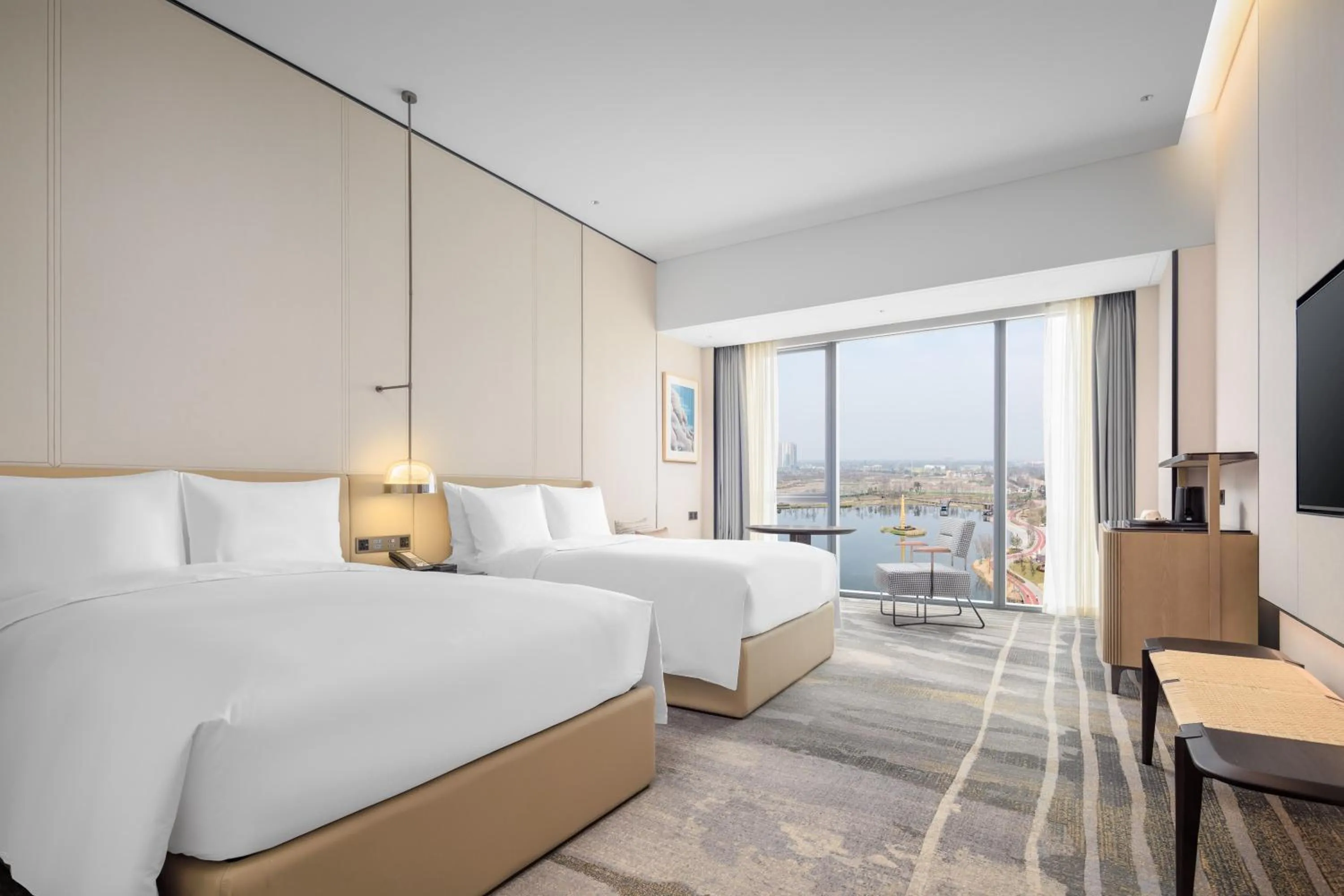 Bedroom, Bed in Sheraton Chengdu Pidu