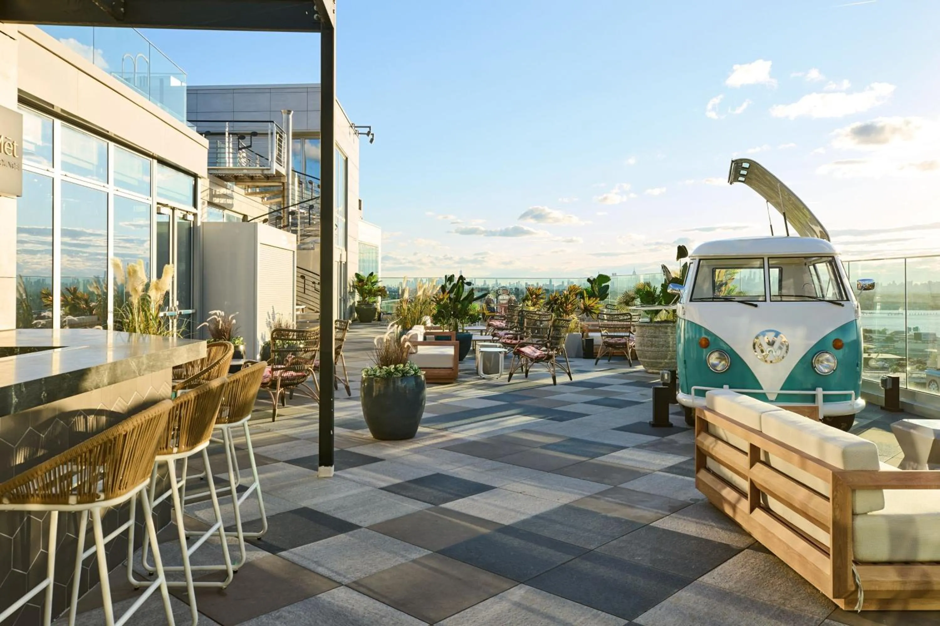 Restaurant/places to eat in Renaissance New York Flushing Hotel at Tangram