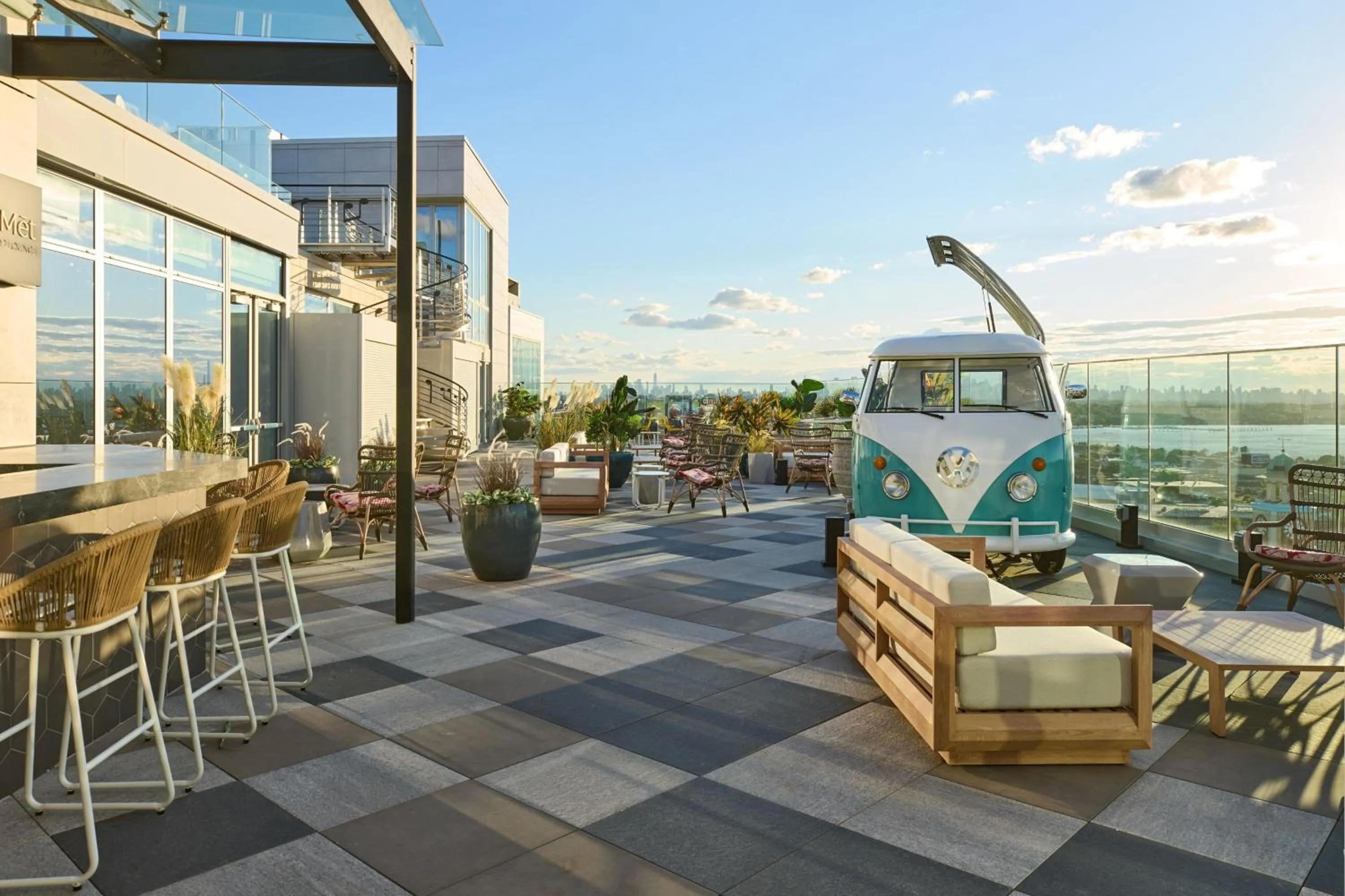 Restaurant/places to eat in Renaissance New York Flushing Hotel at Tangram