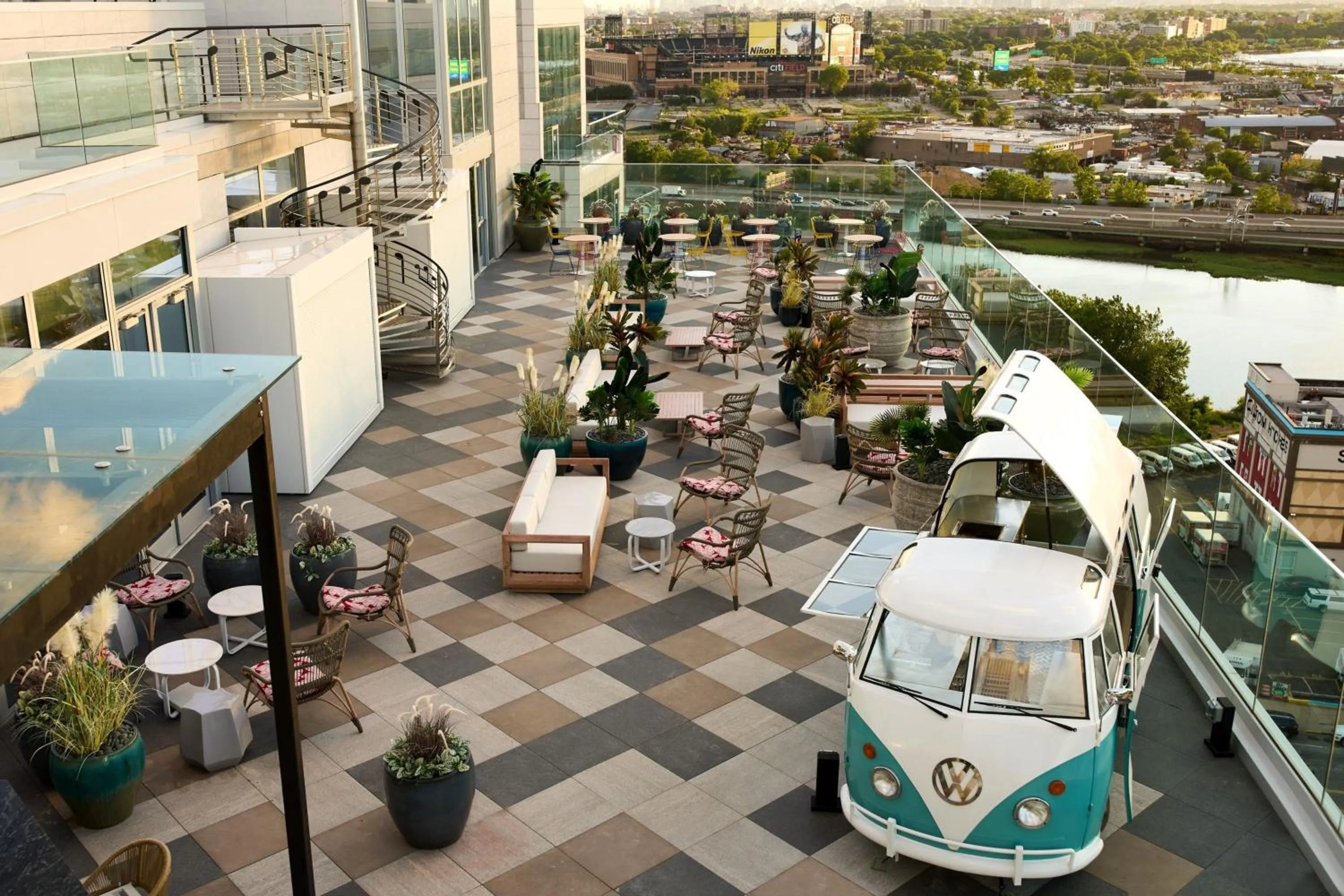 Restaurant/places to eat in Renaissance New York Flushing Hotel at Tangram