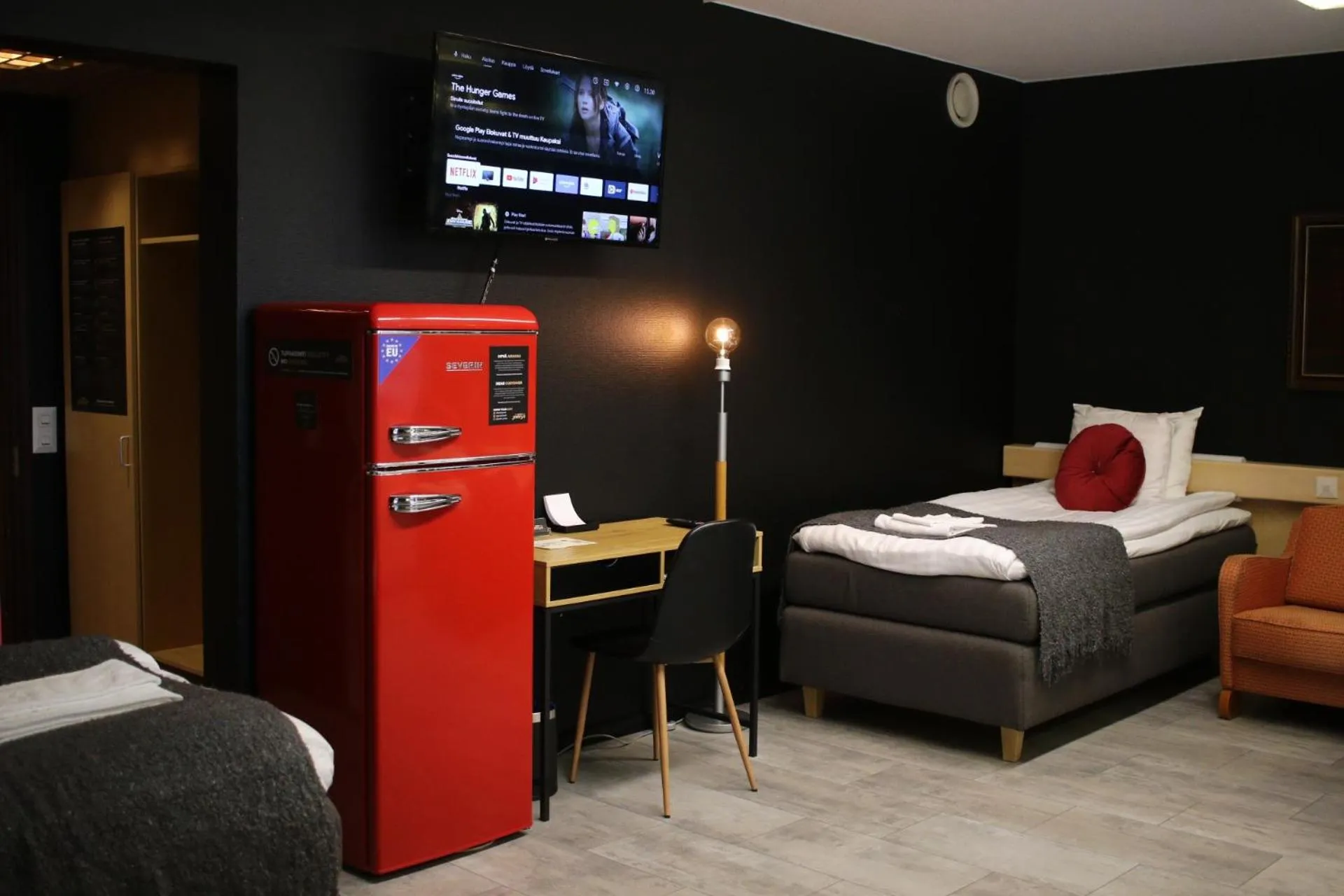 minibar, Bed in Hotelli Jämsä