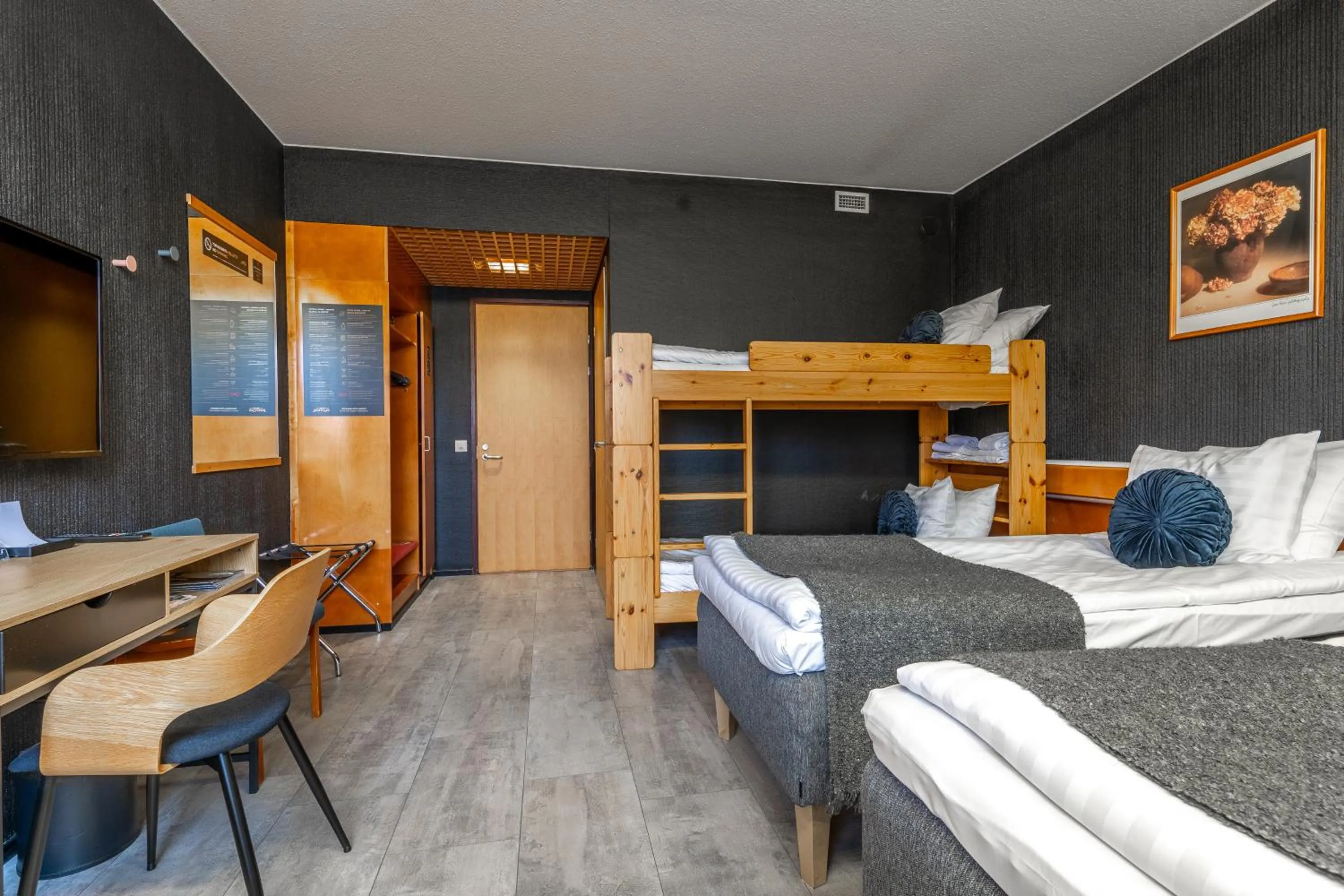 Photo of the whole room, Bed in Hotelli Jämsä