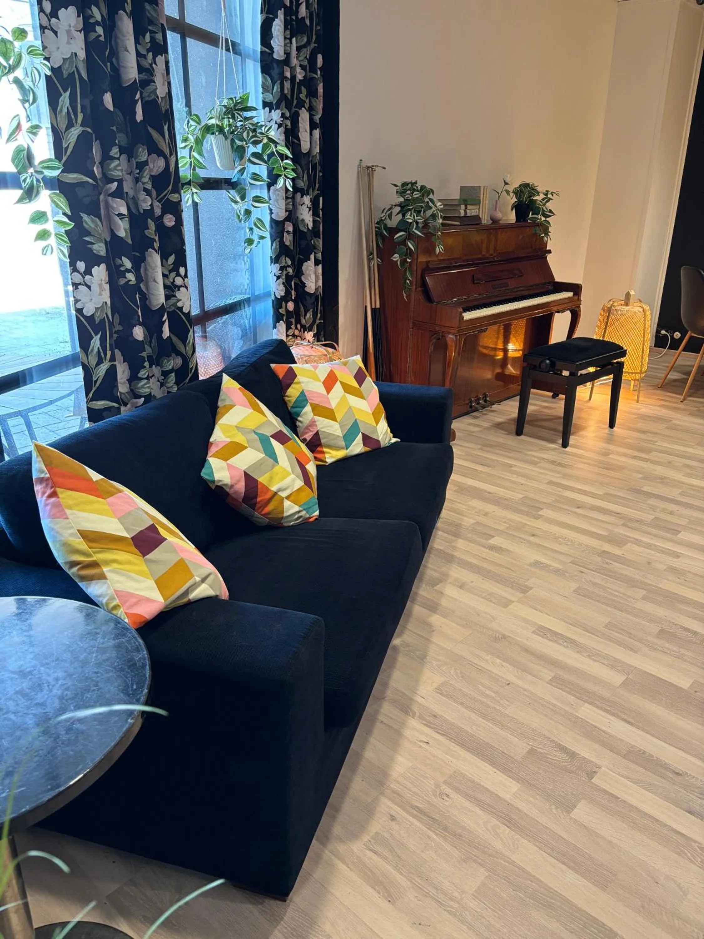 Communal lounge/ TV room in Hotelli Jämsä