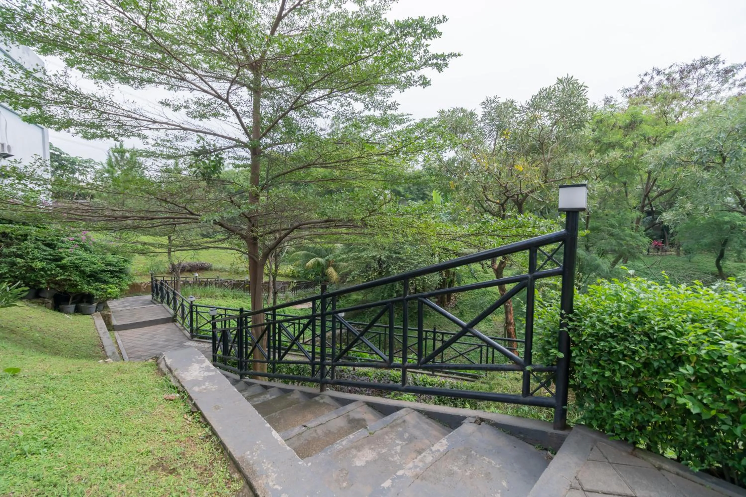 RedLiving Apartemen Gunung Putri - SIROOMS