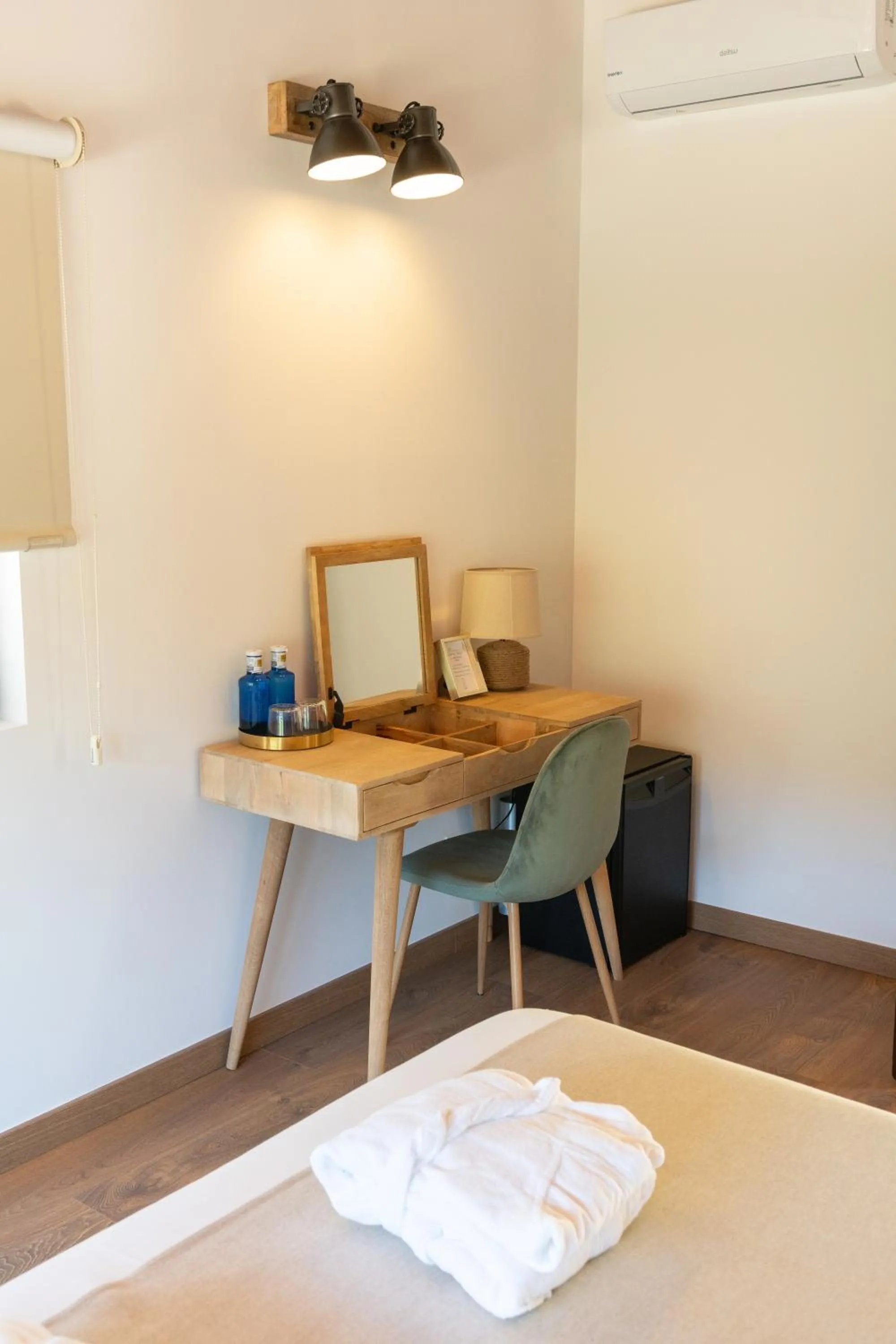 Photo of the whole room in Hotel Mas Mariassa