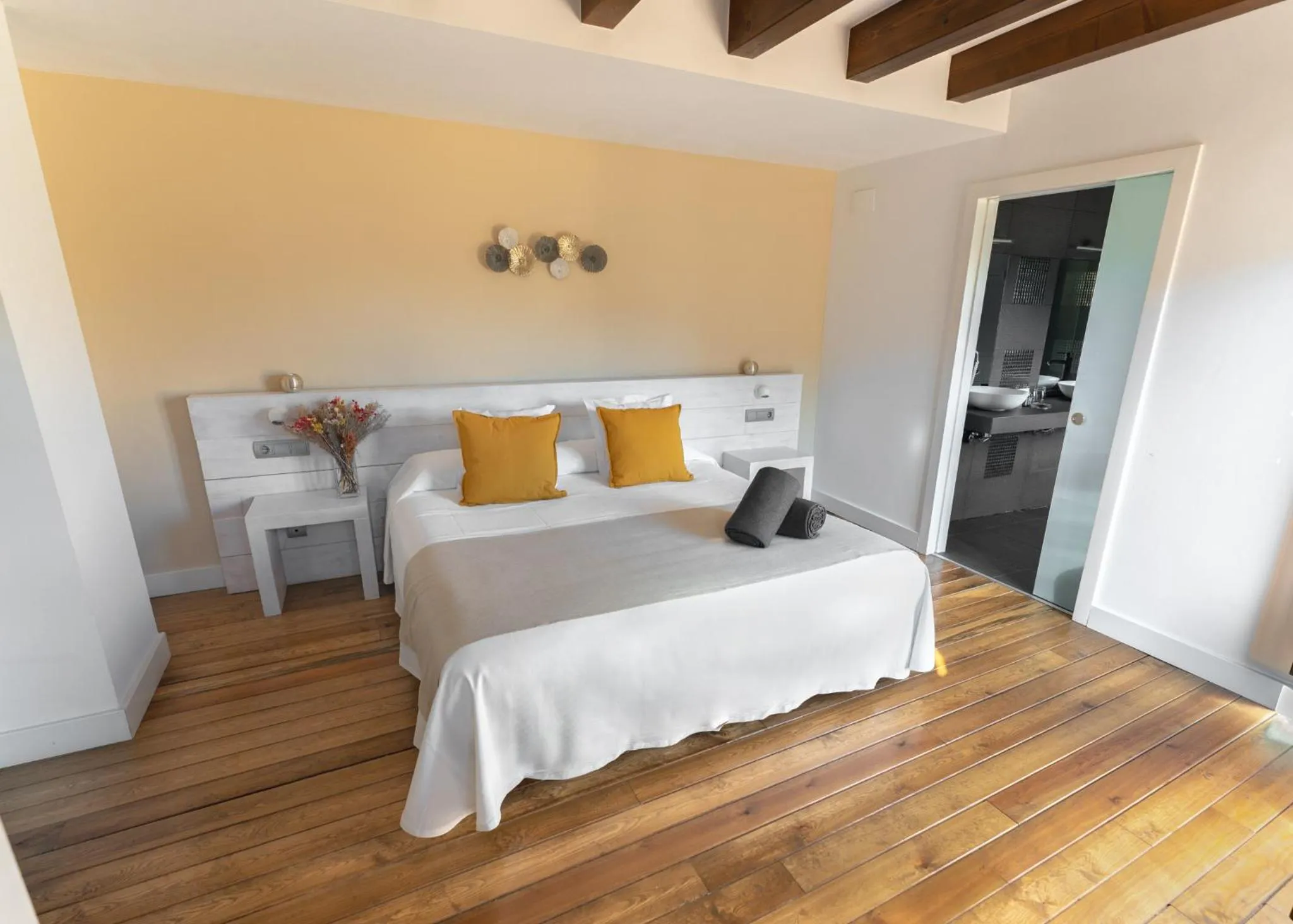 Bed in Hotel Mas Mariassa