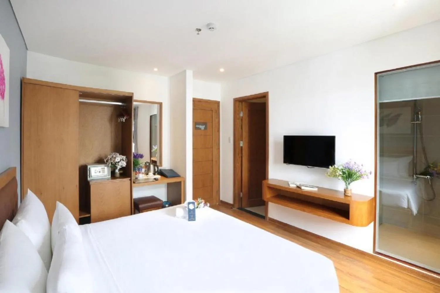 TV and multimedia, Bed in Hai Trieu Hotel