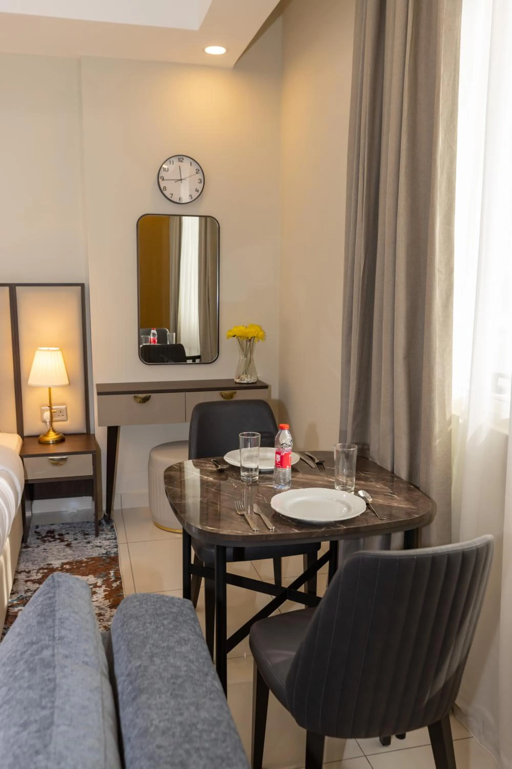 Dining area in Platinum Coast Hotel Apartments