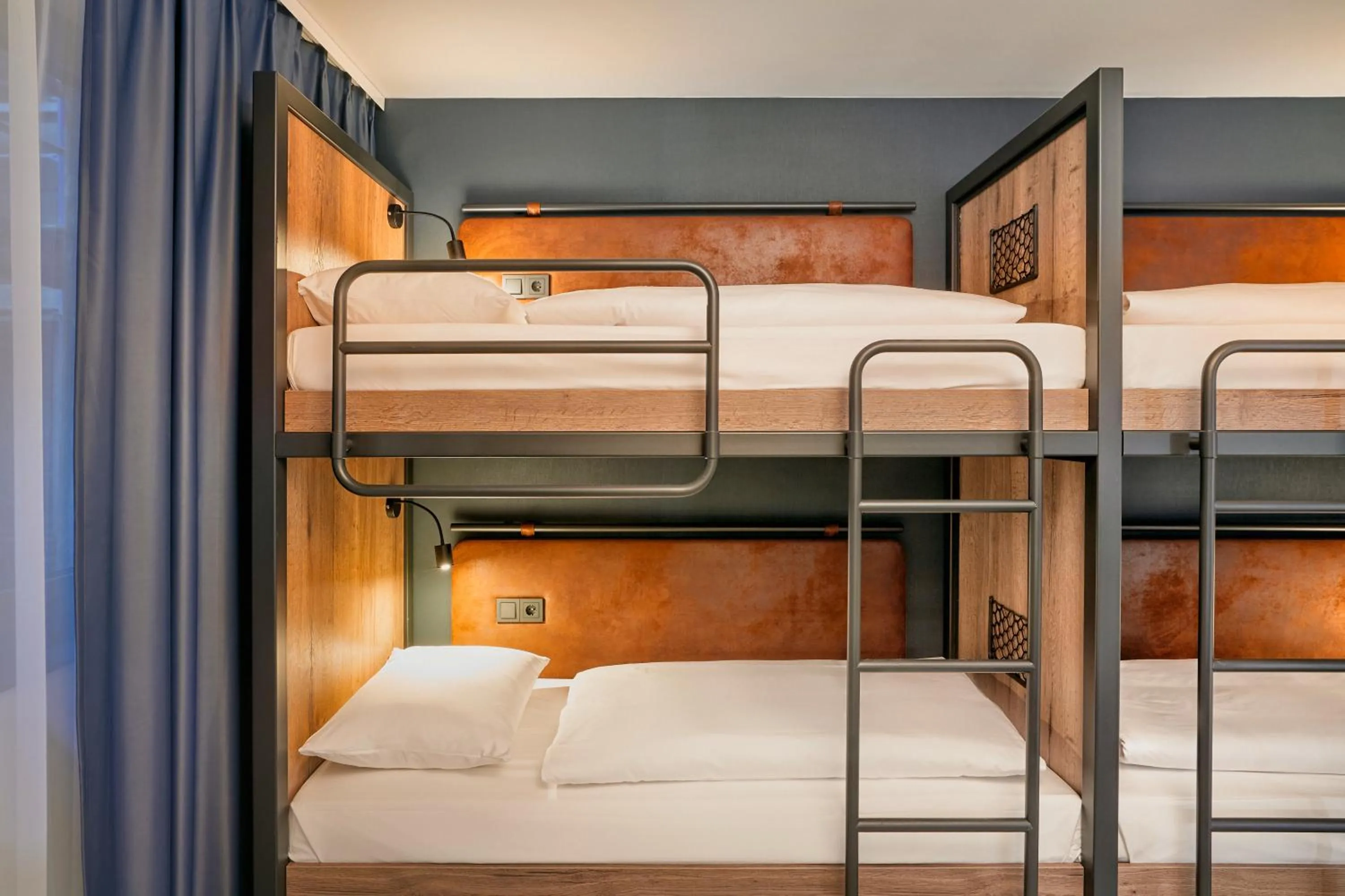 bunk bed, Bed in H2 Hotel Mainz