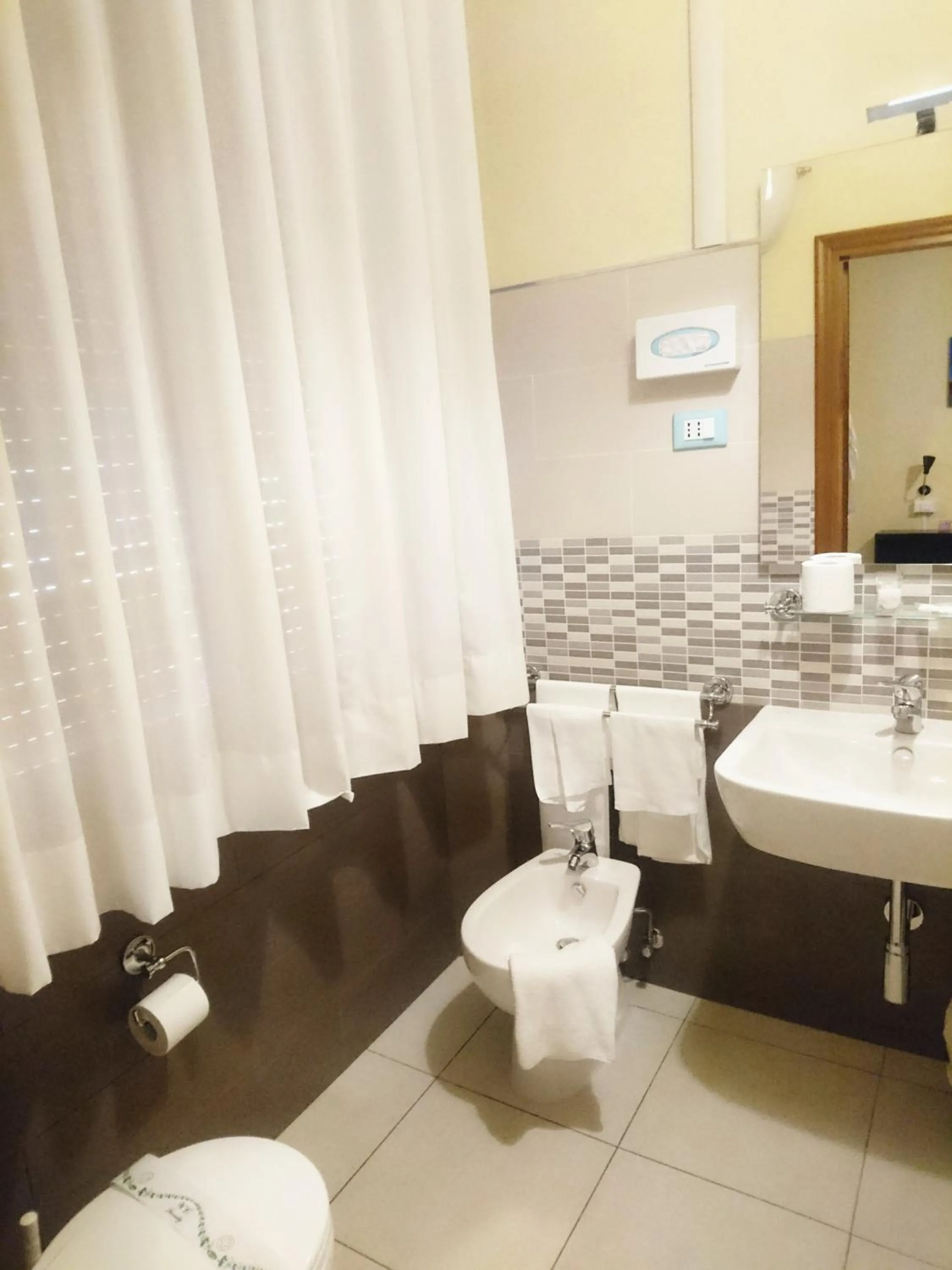 Giappone Inn Parking Hotel