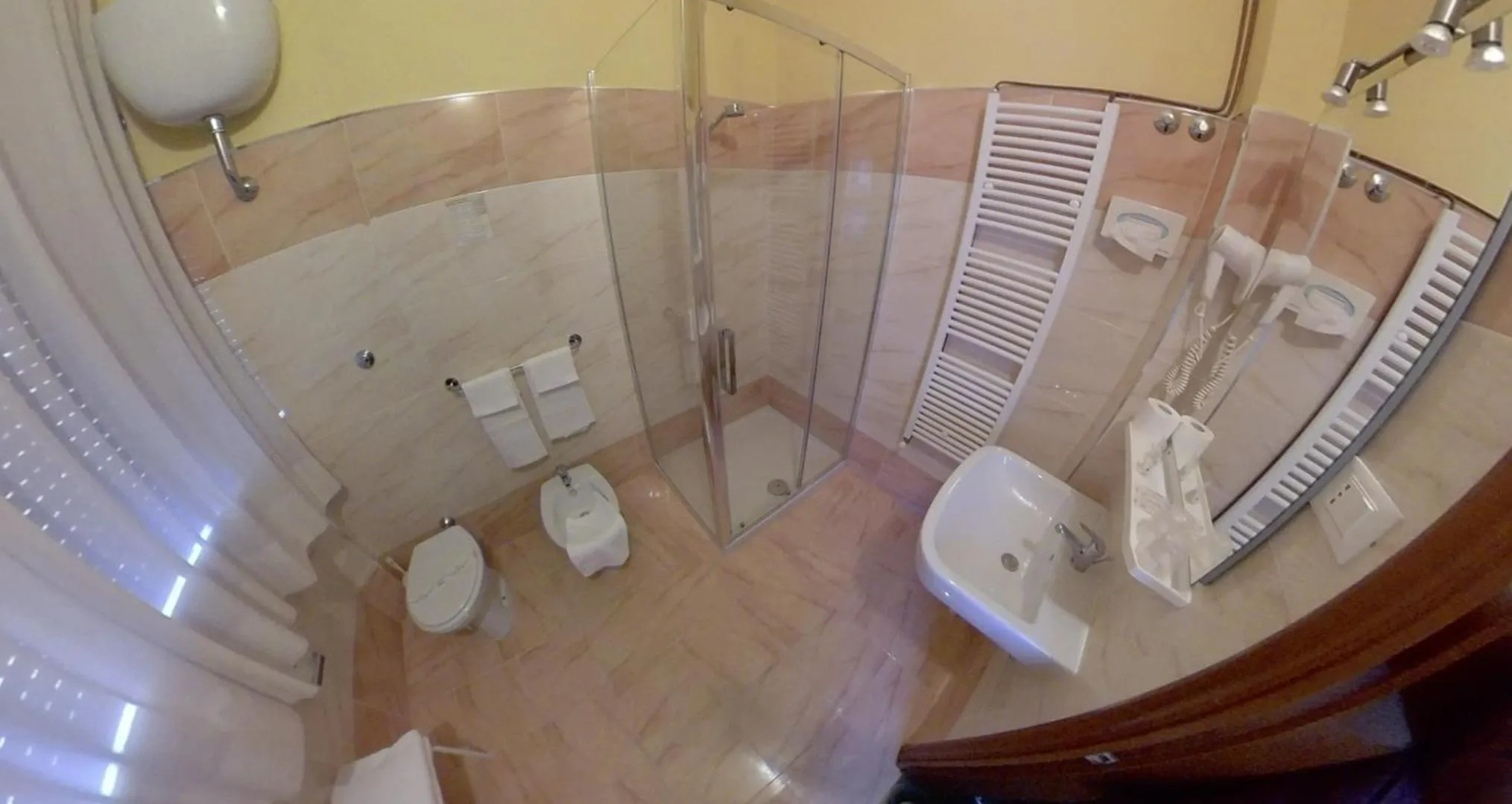 Giappone Inn Parking Hotel