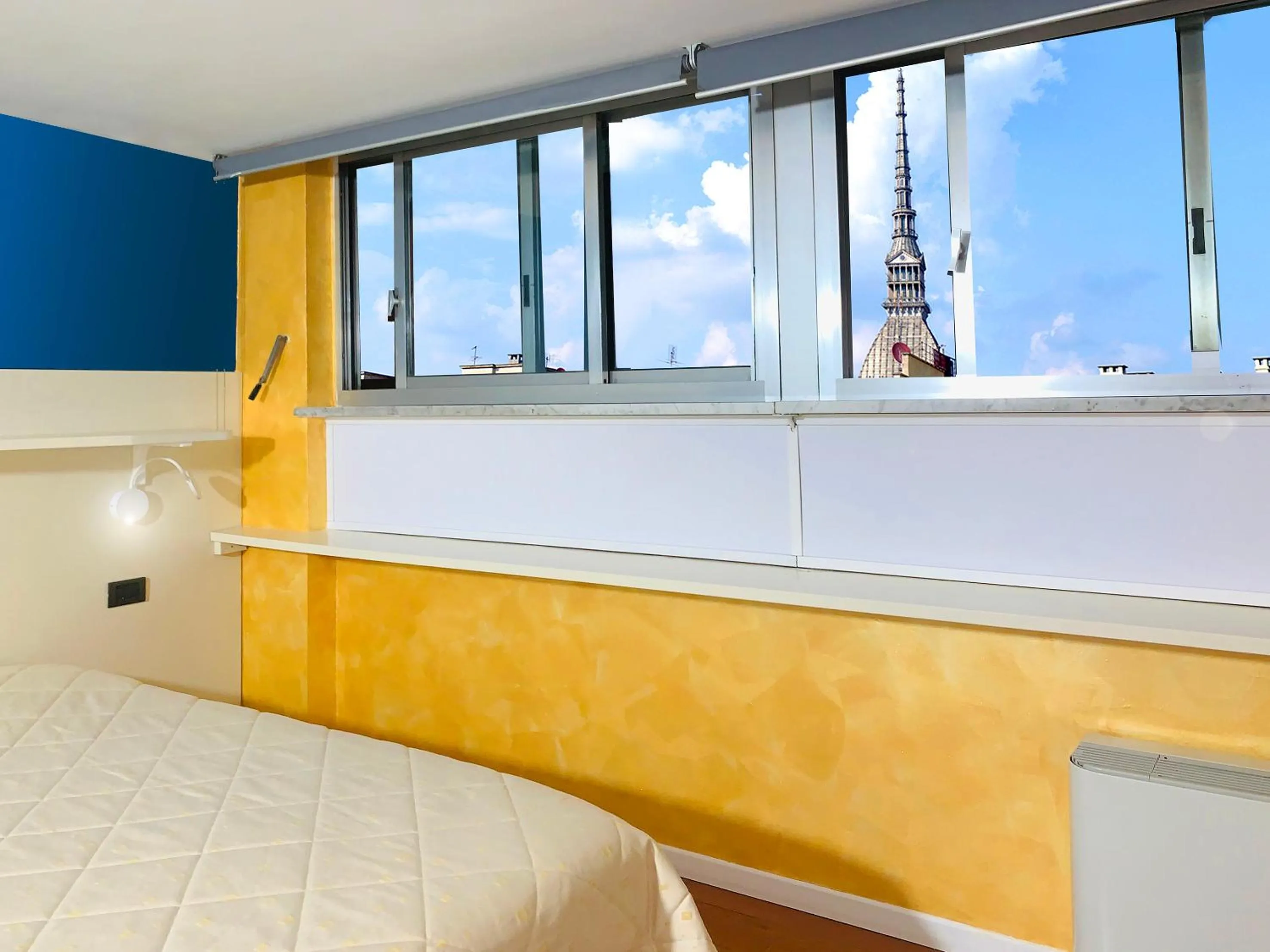 View (from property/room), Bed in Hotel Amadeus