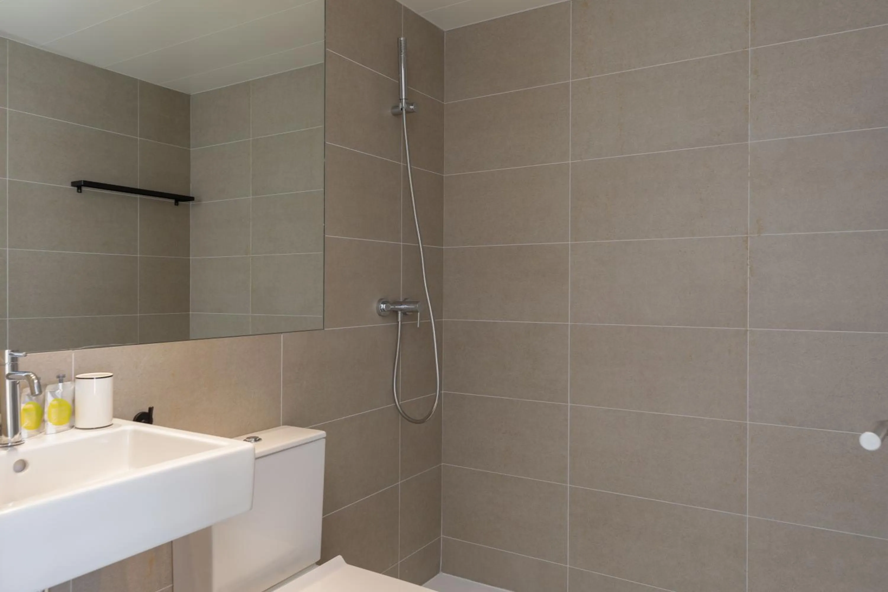 Shower in Flateli Sant Antoni 4