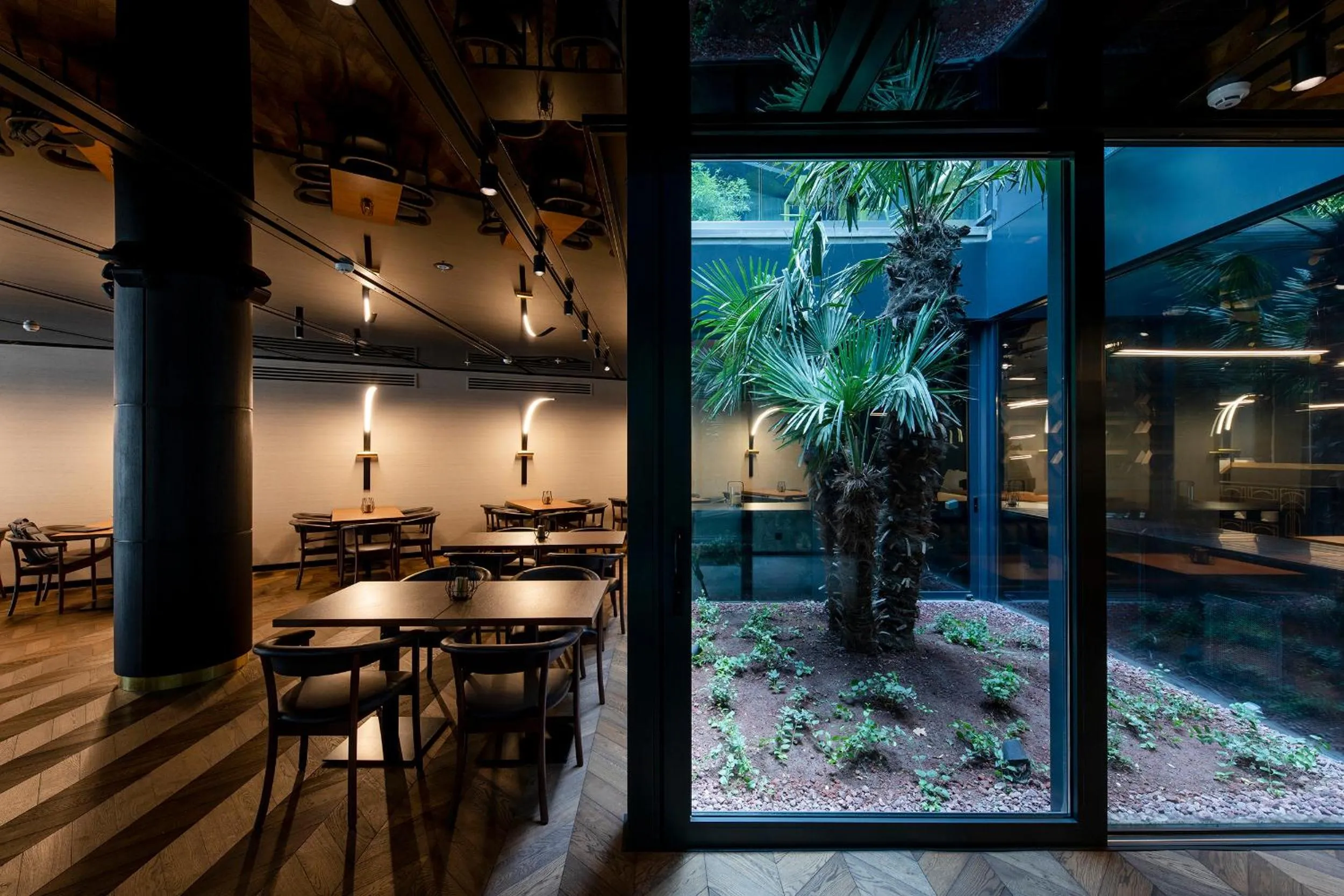 Dining area in Glarros OldTown