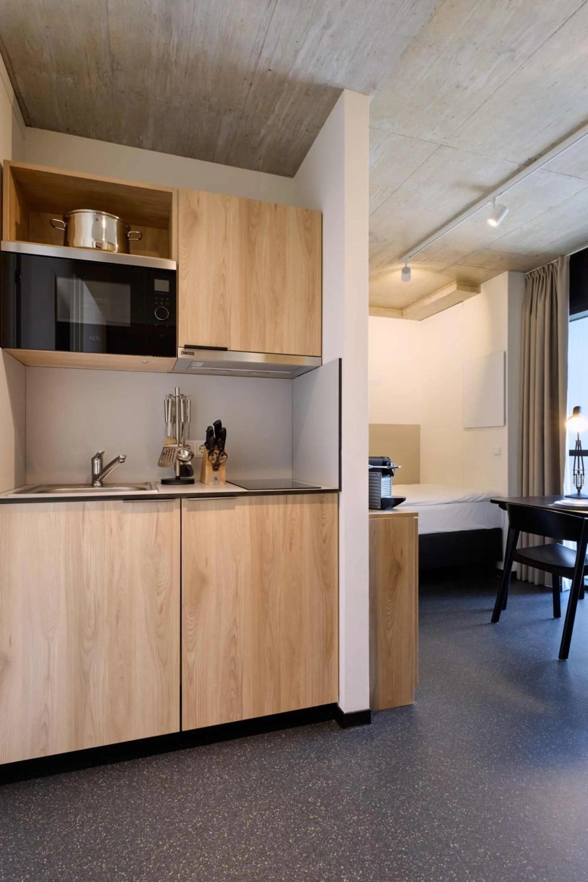 Kitchen or kitchenette in District Living