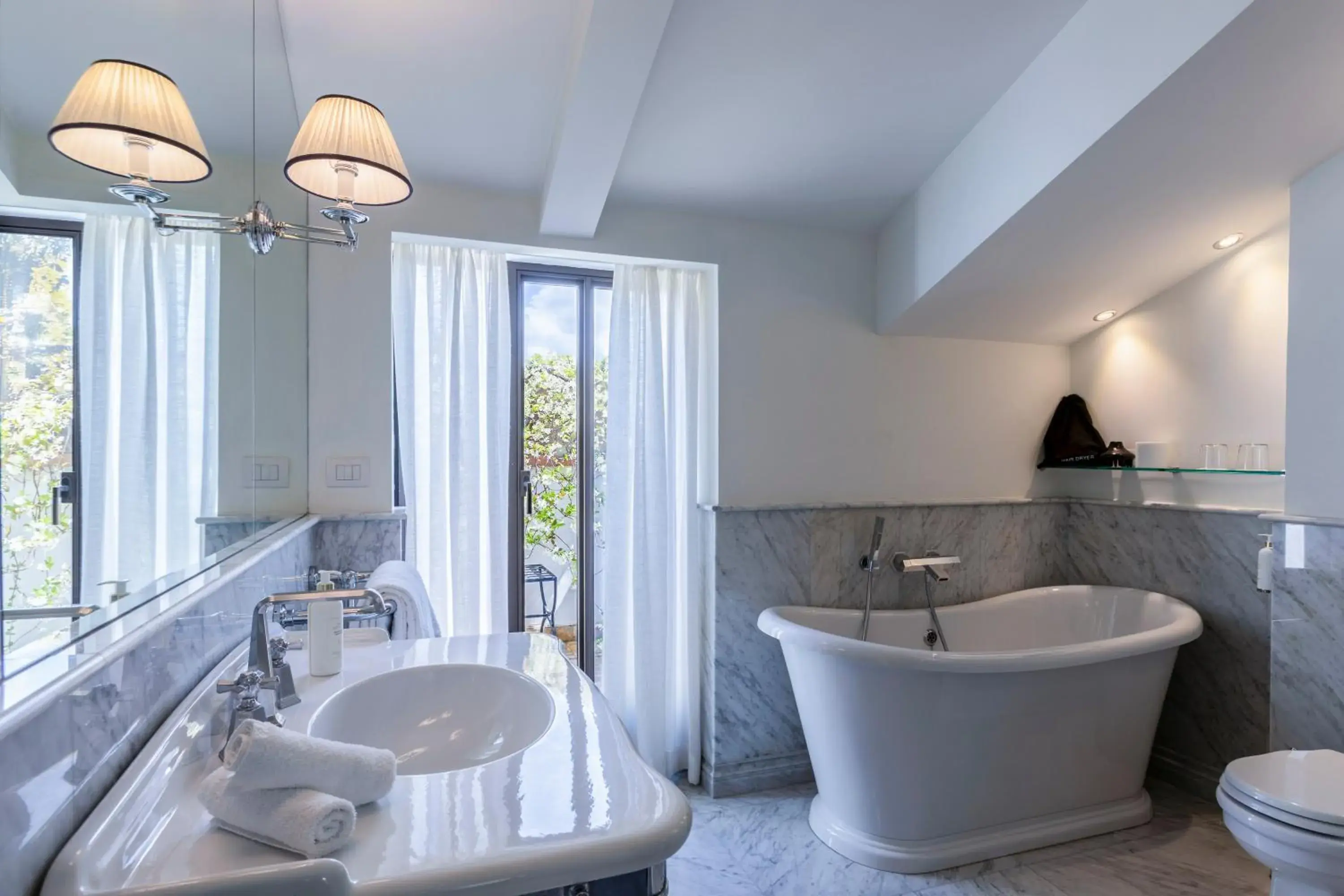 Deluxe Double Room in Hotel Regency - Small Luxury Hotels of the World Deluxe Double Room in Hotel Regency - Small Luxury Hotels of the World