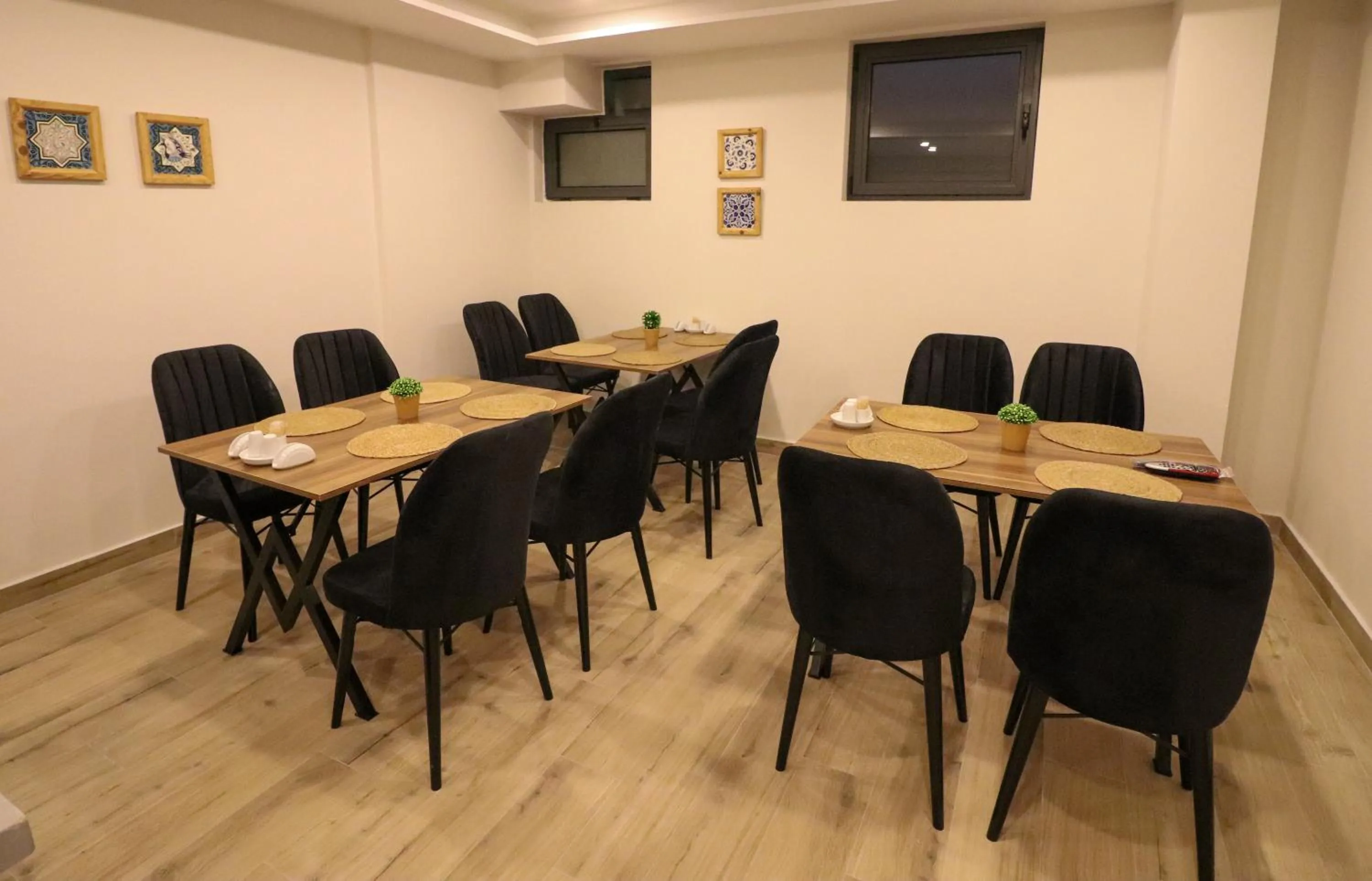 Restaurant/places to eat in Bliss Loft