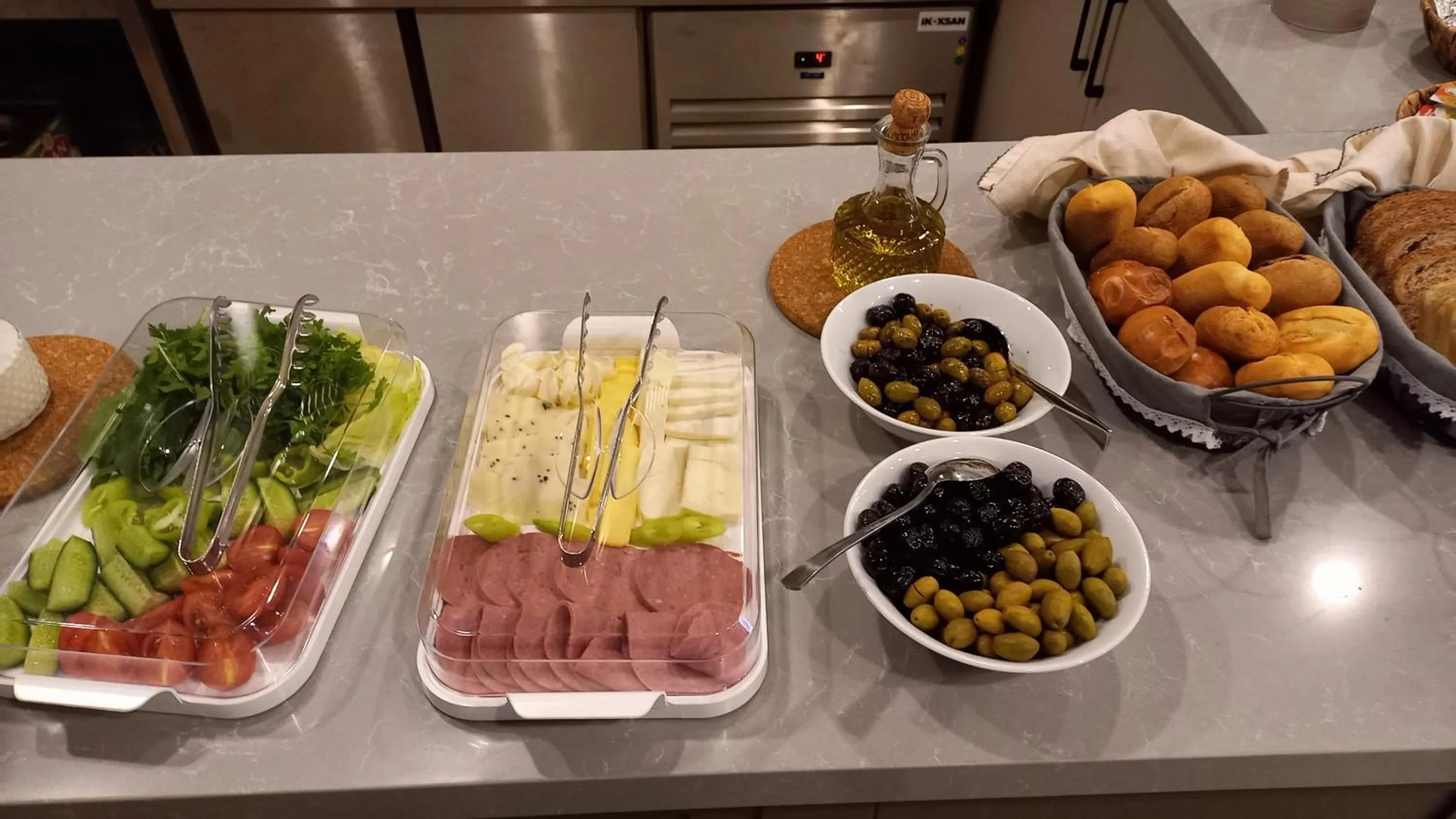 Buffet breakfast in Bliss Loft