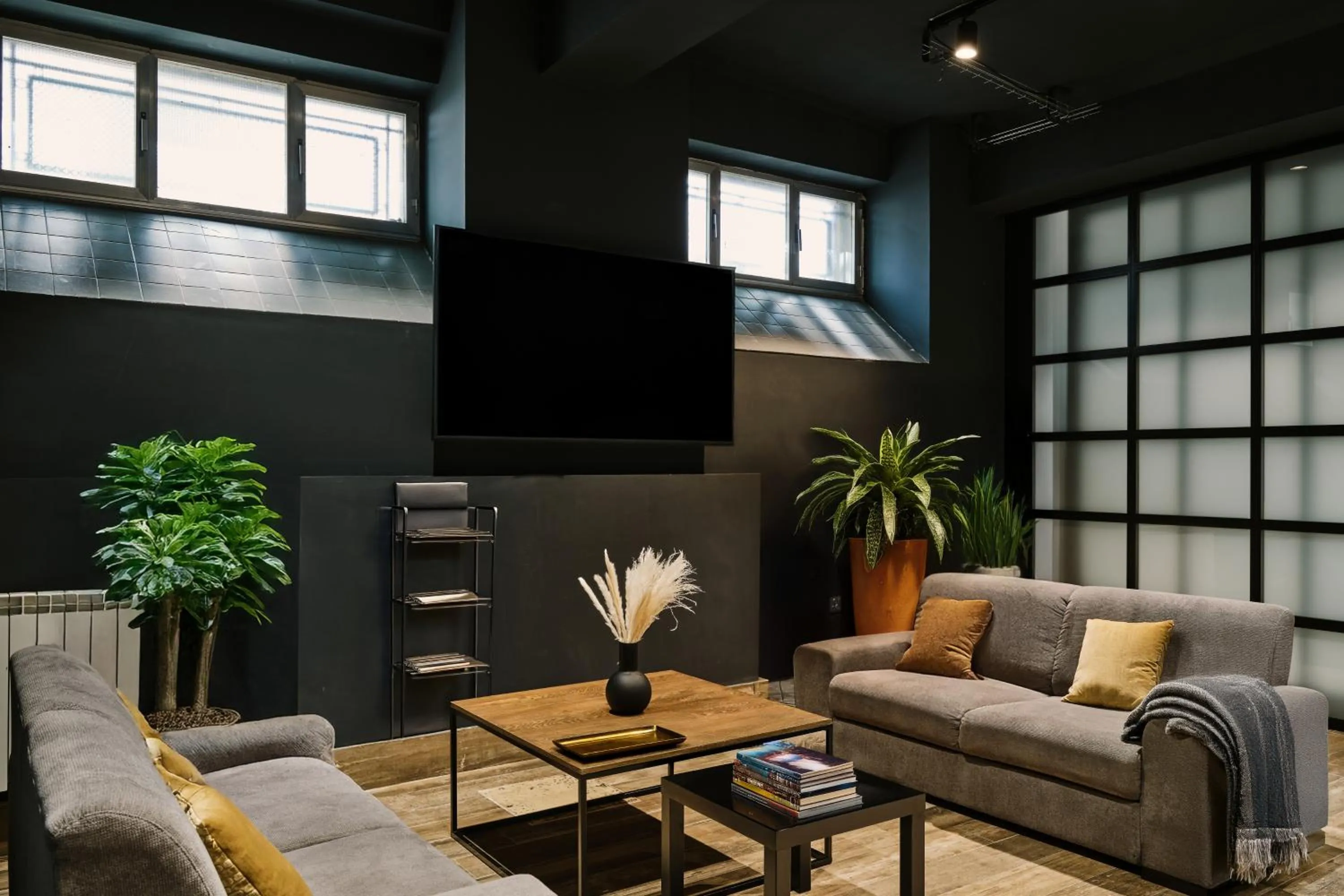 TV and multimedia in Hotel MET Pamplona