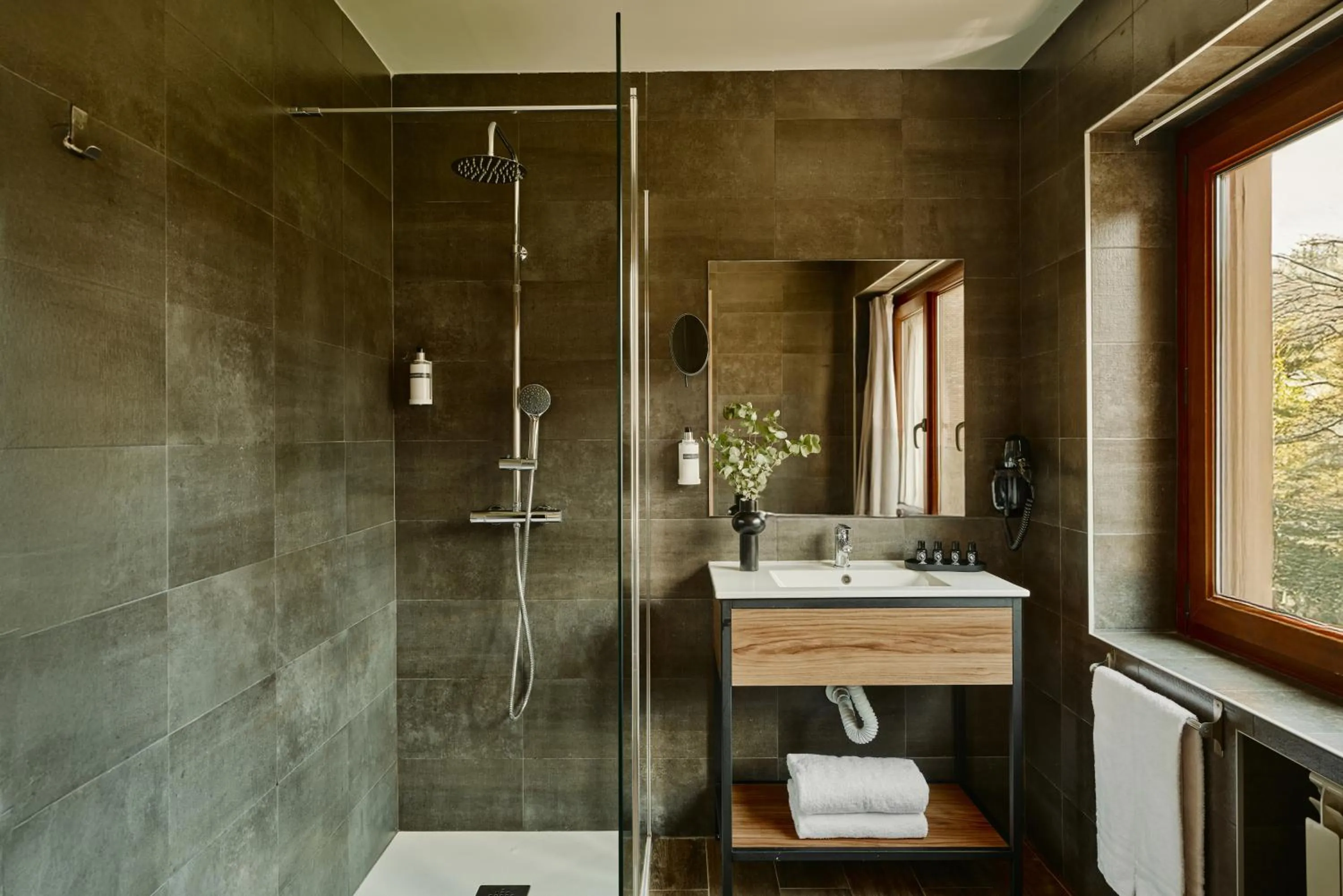 Shower in Hotel MET Pamplona