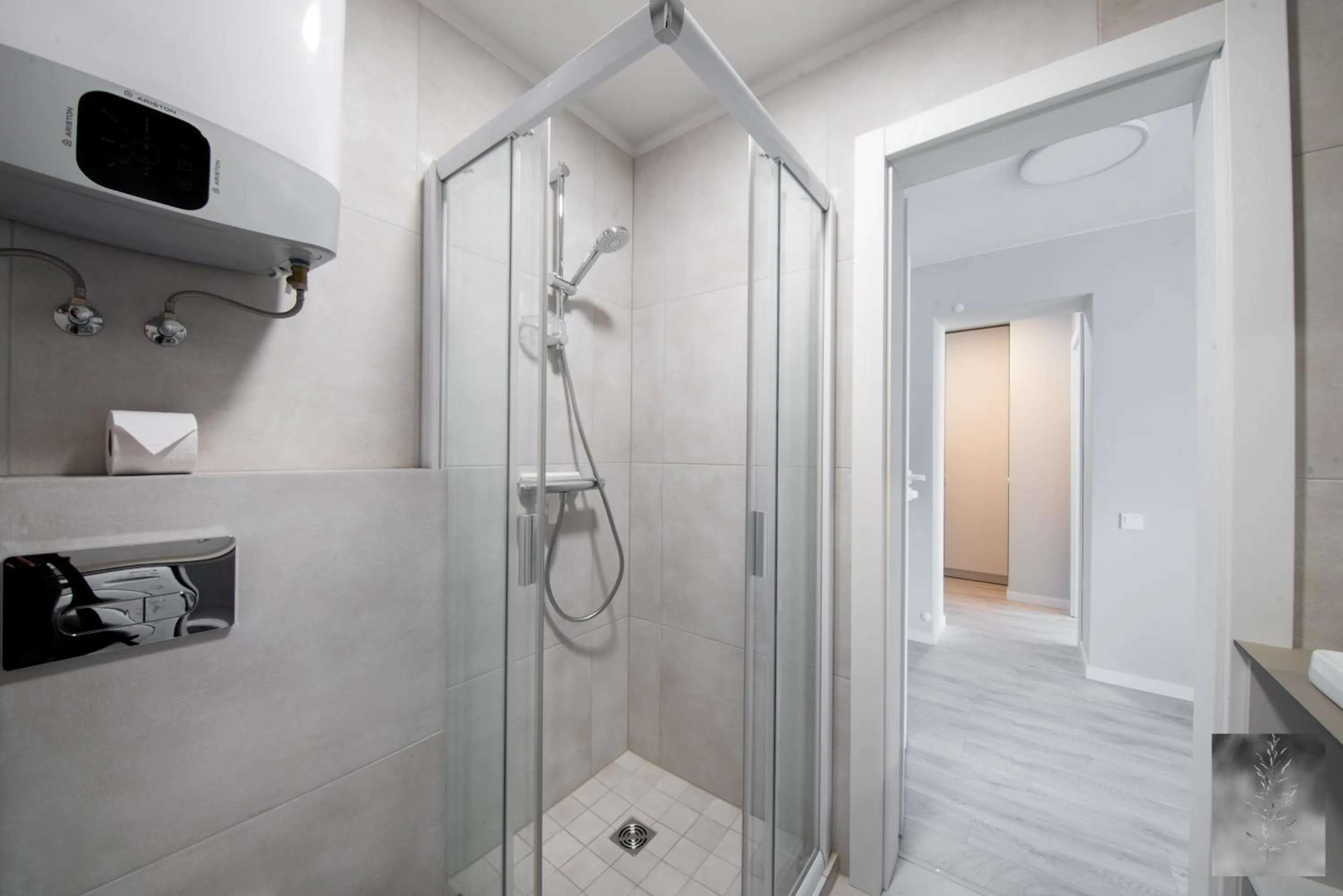 Shower in COME2rest - Smilga